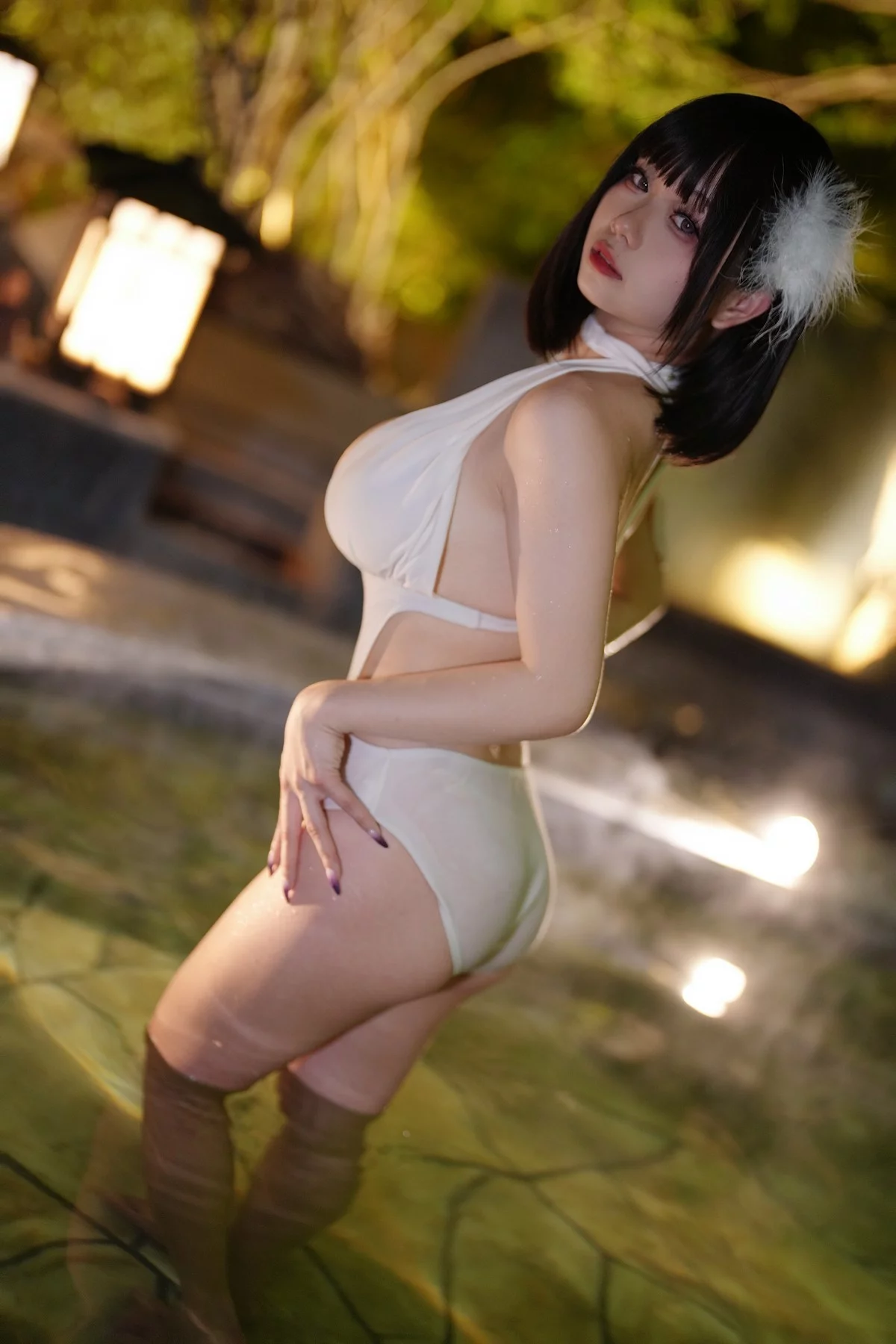 动漫博主末夜787夏日白色泳装主题泳池性感白色泳装秀丰满身材迷人诱惑写真23P