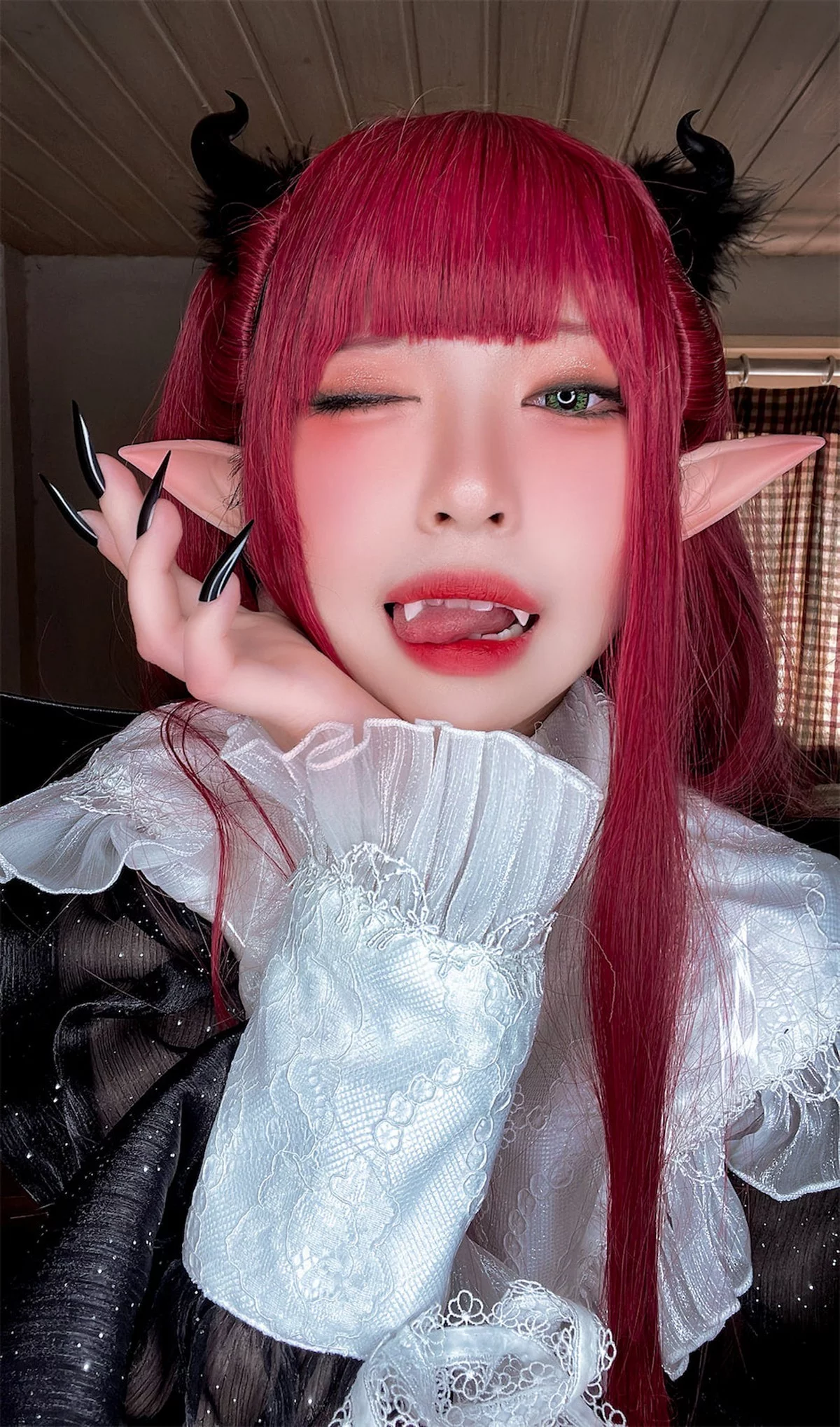 网络美女索索半半子小恶魔利兹主题性感黑色蕾丝内衣配黑丝吊袜极致魅惑写真62P