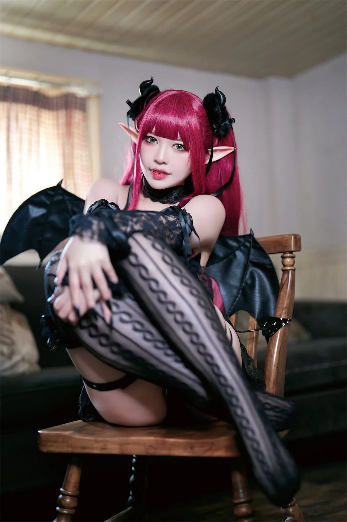 网络美女索索半半子小恶魔利兹主题性感黑色蕾丝内衣配黑丝吊袜极致魅惑写真62P