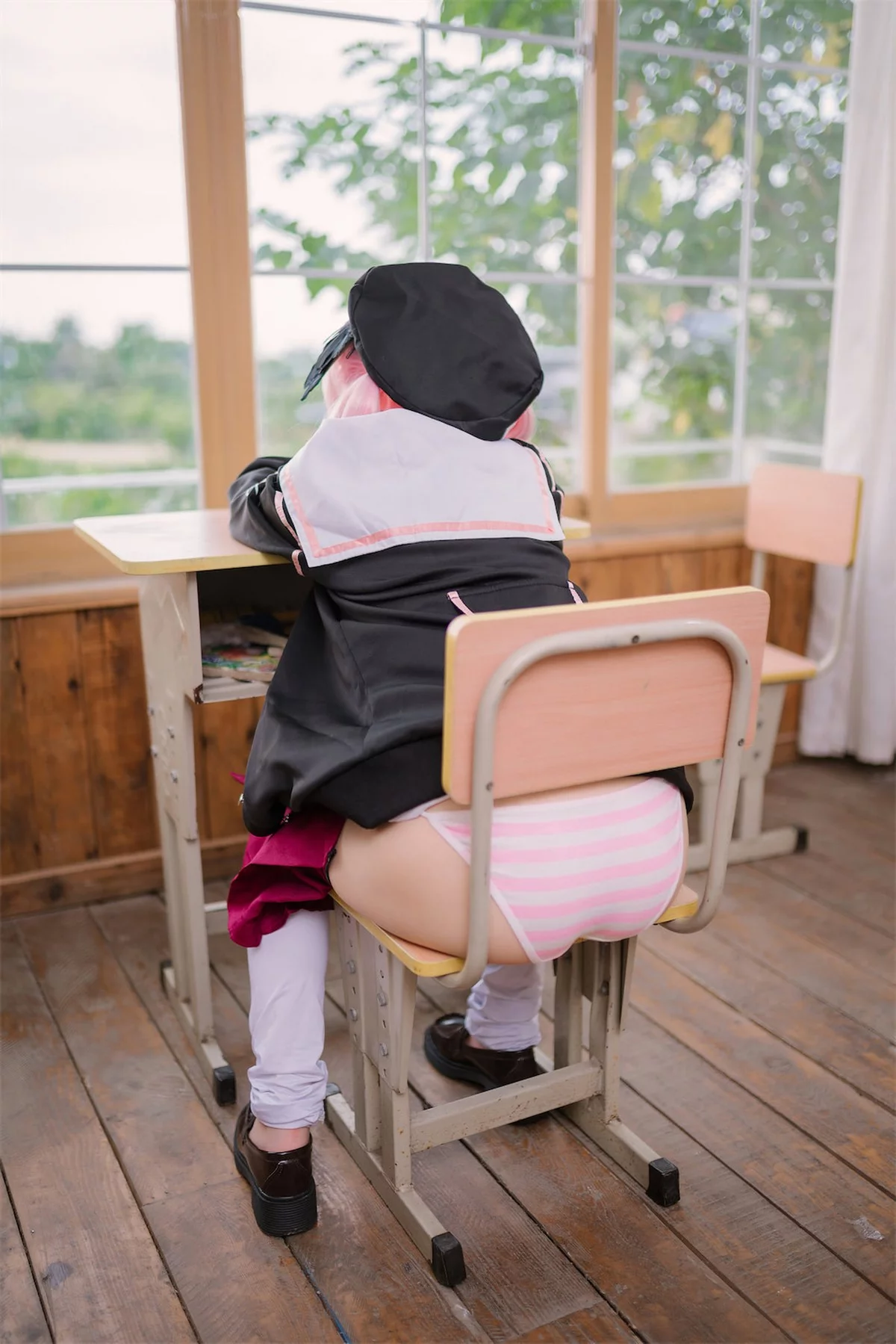 网络美女花铃下江小春主题教室里脱性感学生装露粉色横条内衣秀美腿诱惑写真99P