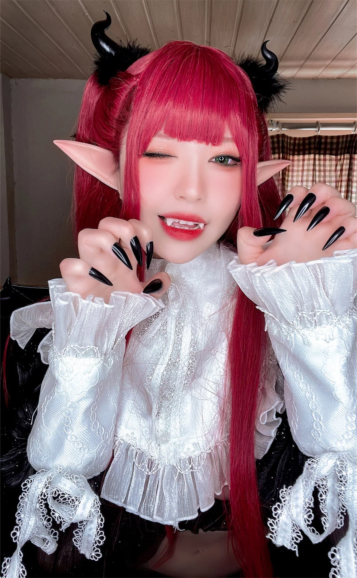 网络美女索索半半子小恶魔利兹主题性感黑色蕾丝内衣配黑丝吊袜极致魅惑写真62P