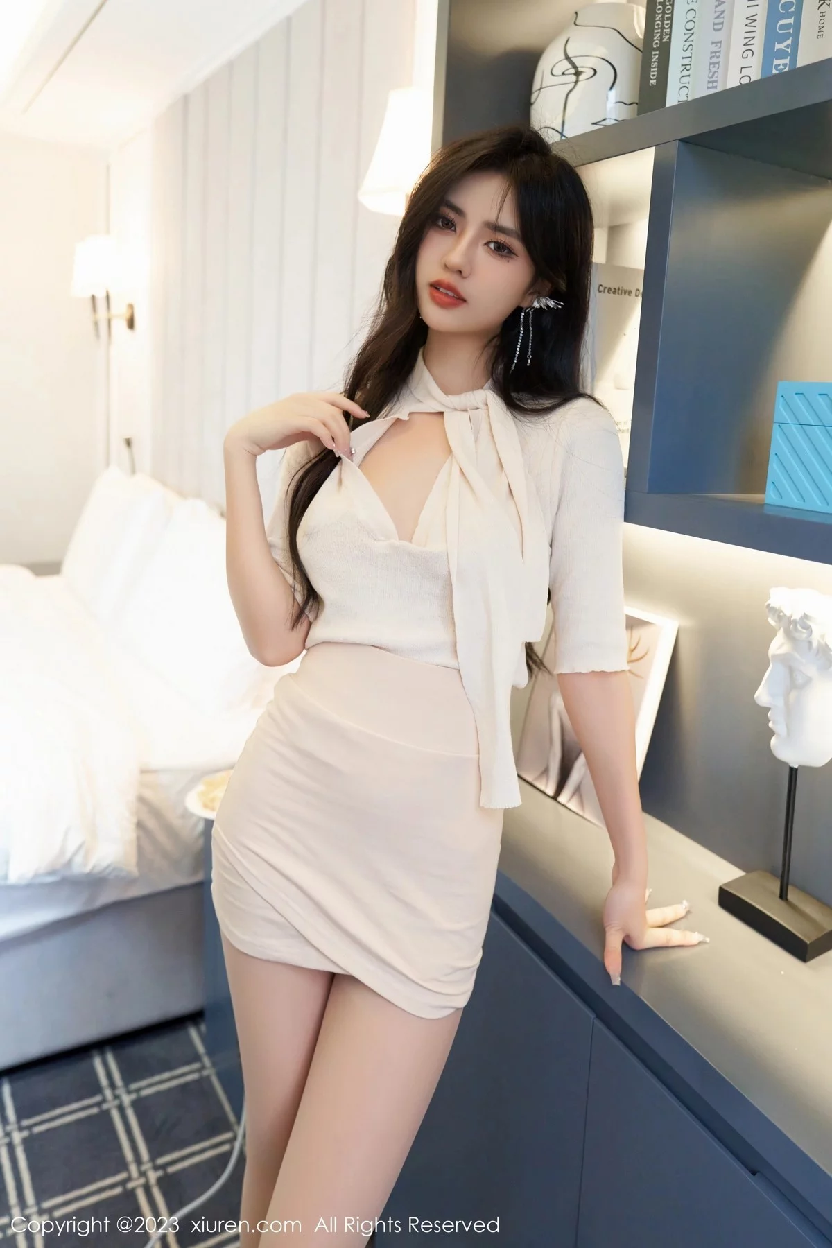 XiuRen第6833_模特浅浅Danny性感白色厨娘服饰真空秀丰腴身姿惹火诱惑写真100P
