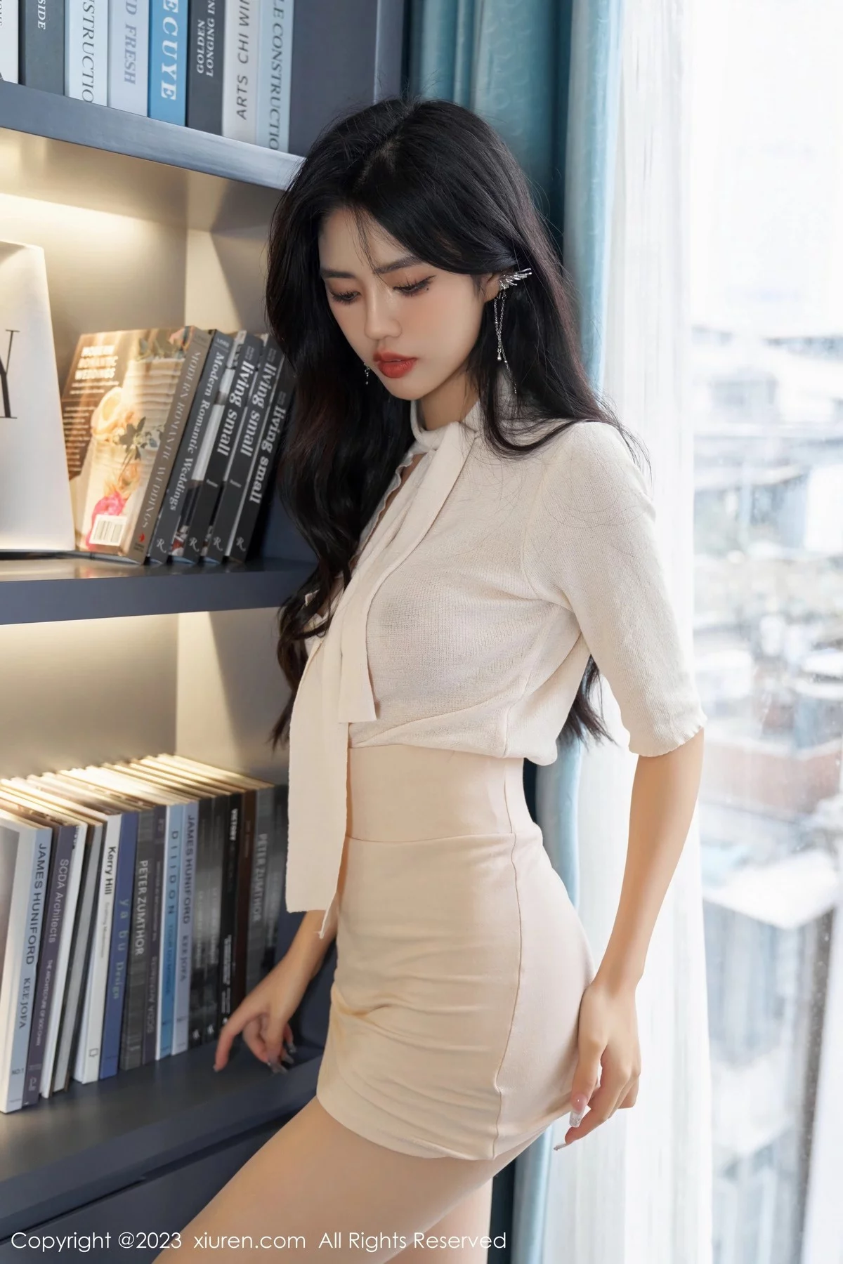 XiuRen第6833_模特浅浅Danny性感白色厨娘服饰真空秀丰腴身姿惹火诱惑写真100P