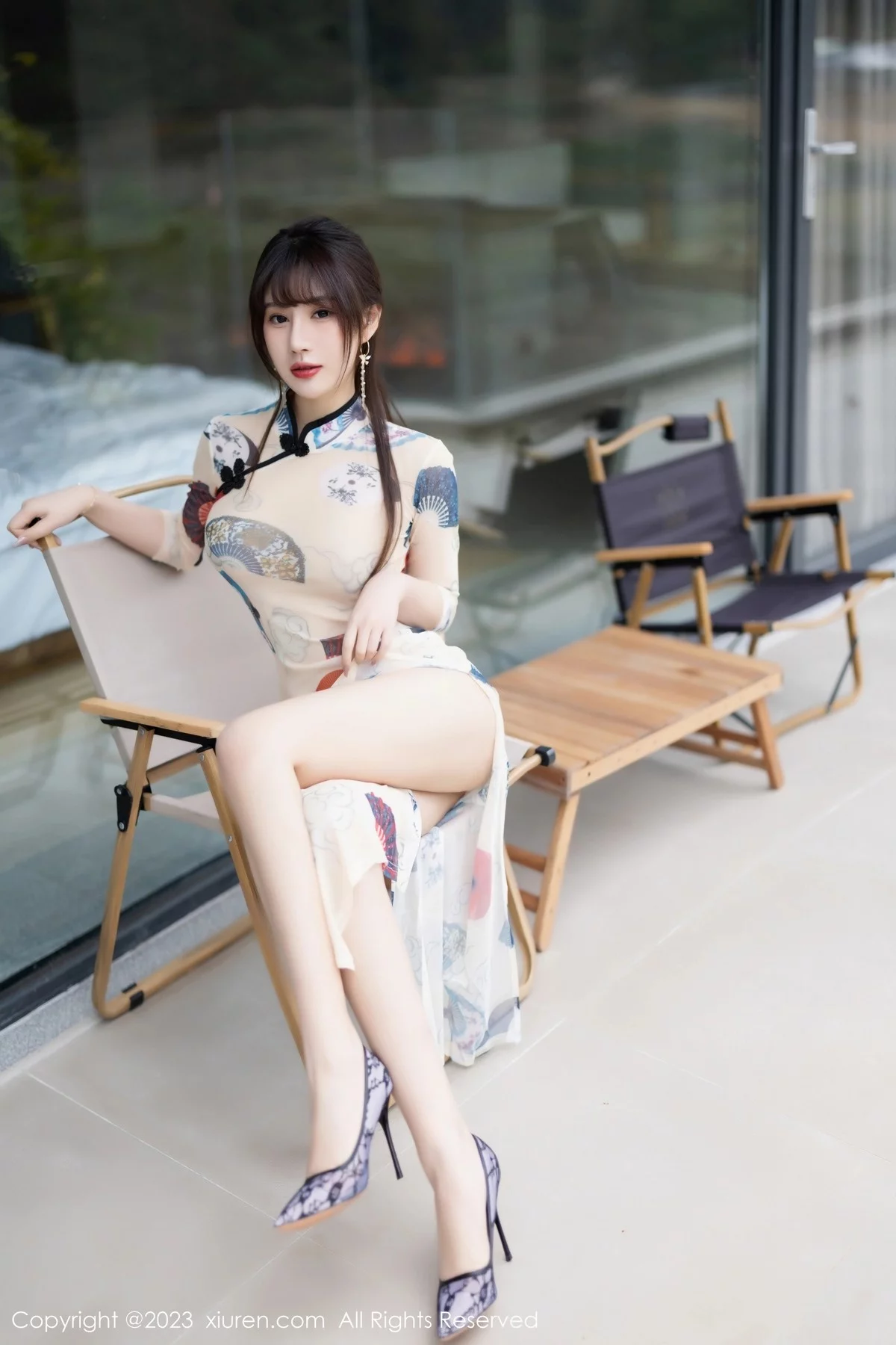 XiuRen第6831_模特张欣欣性感白色图案旗袍+红色薄纱轻透情趣服惹火诱惑写真72P