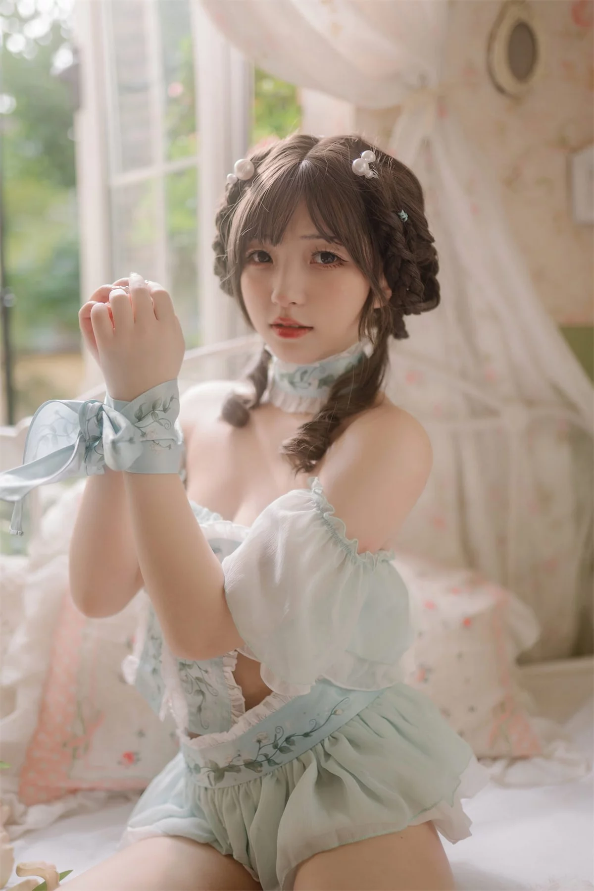 网络美女花铃豌豆公主仆主题私房床上性感分体式睡衣情趣捆绑撩人诱惑写真81P