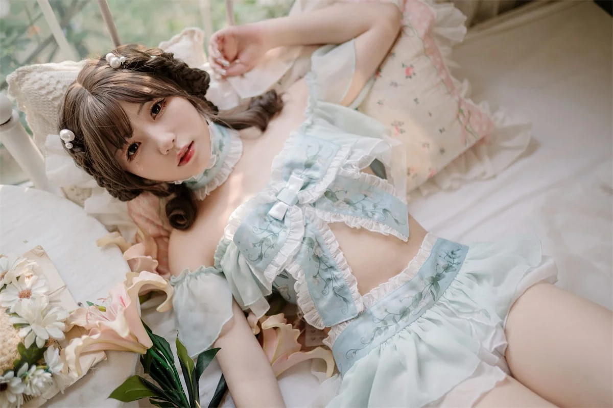 网络美女花铃豌豆公主仆主题私房床上性感分体式睡衣情趣捆绑撩人诱惑写真81P