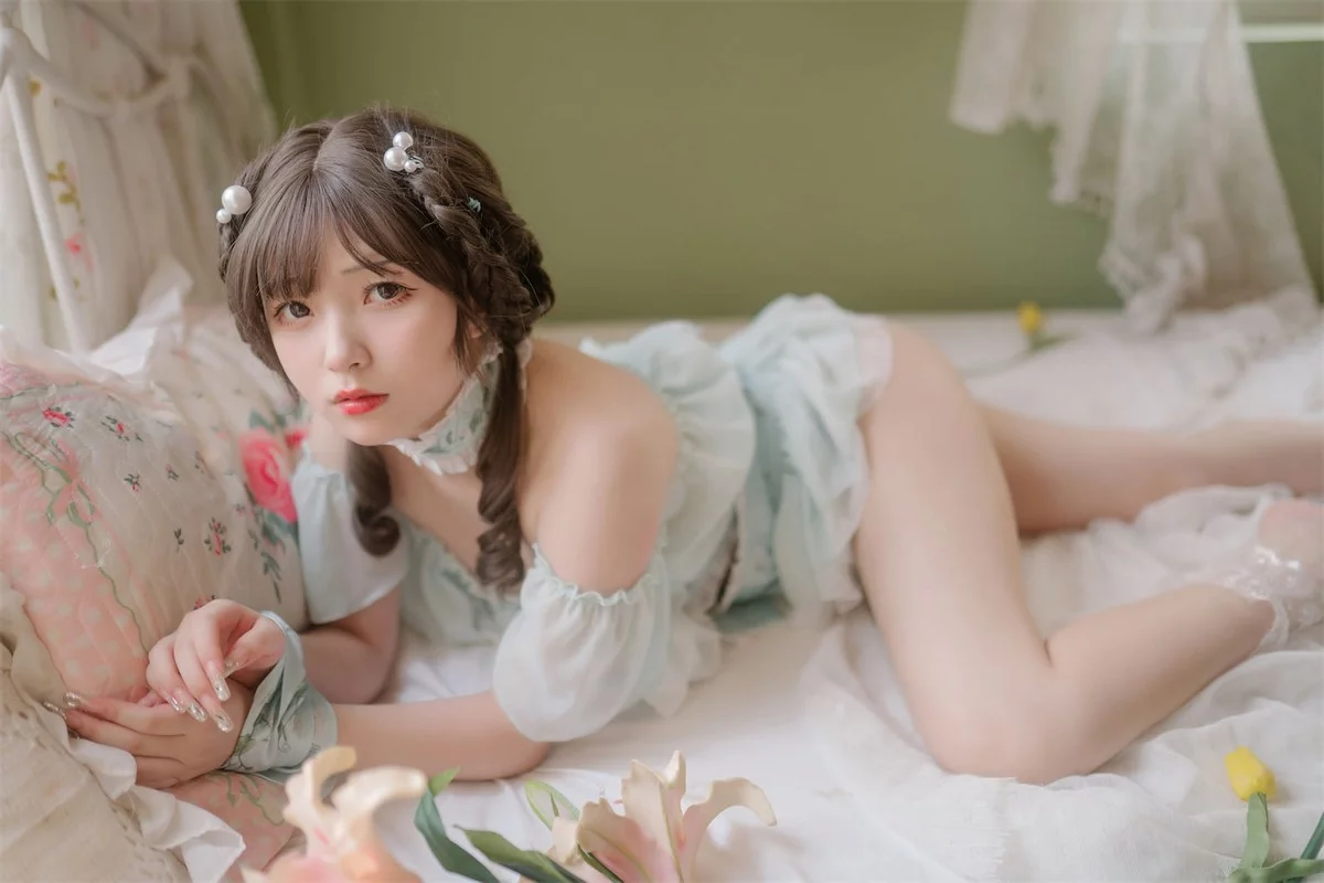 网络美女花铃豌豆公主仆主题私房床上性感分体式睡衣情趣捆绑撩人诱惑写真81P