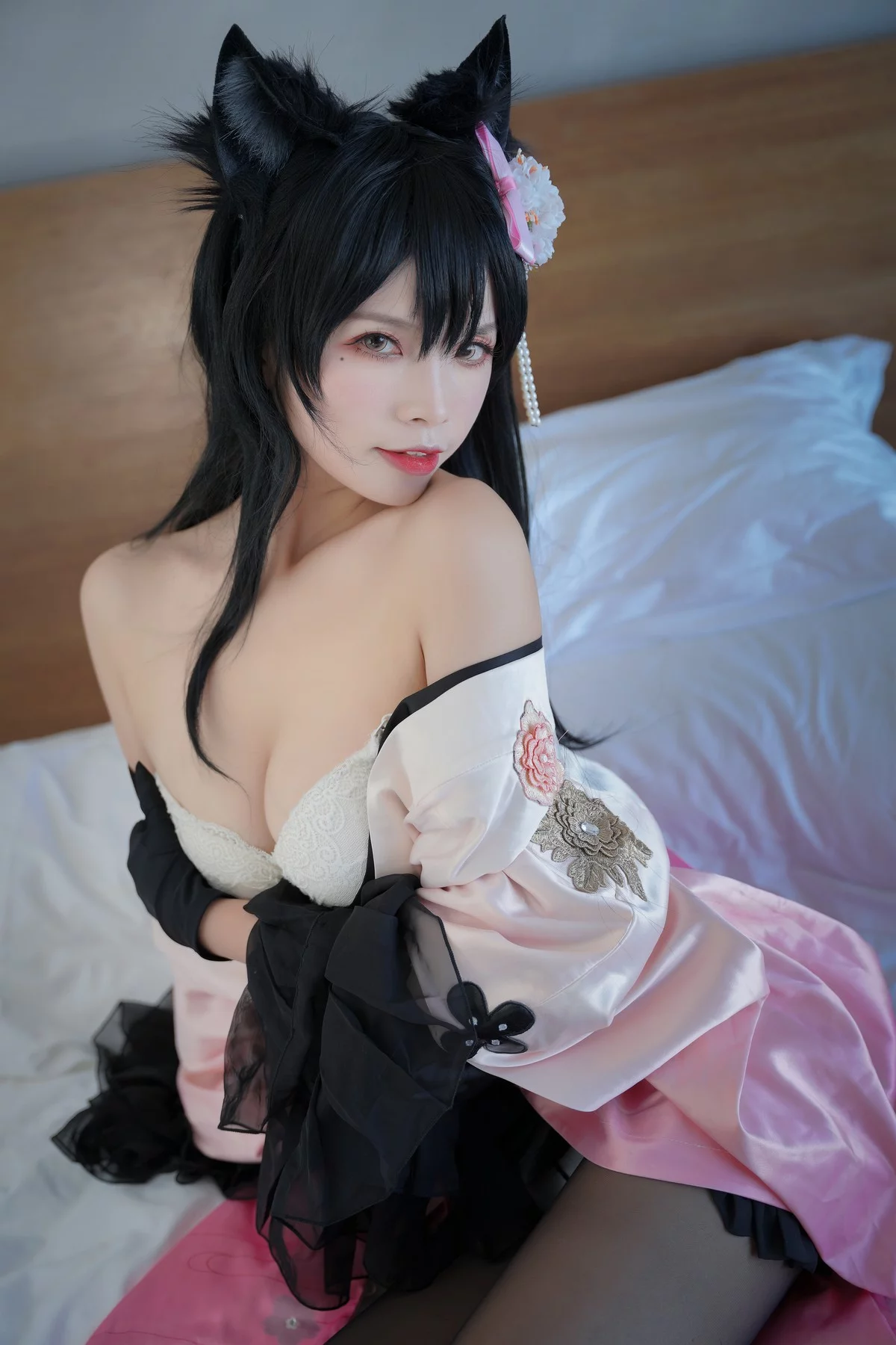 动漫主播Neko薇薇爱宕和服主题户外性感红色和服配超薄黑丝秀完美身材诱惑写真45P