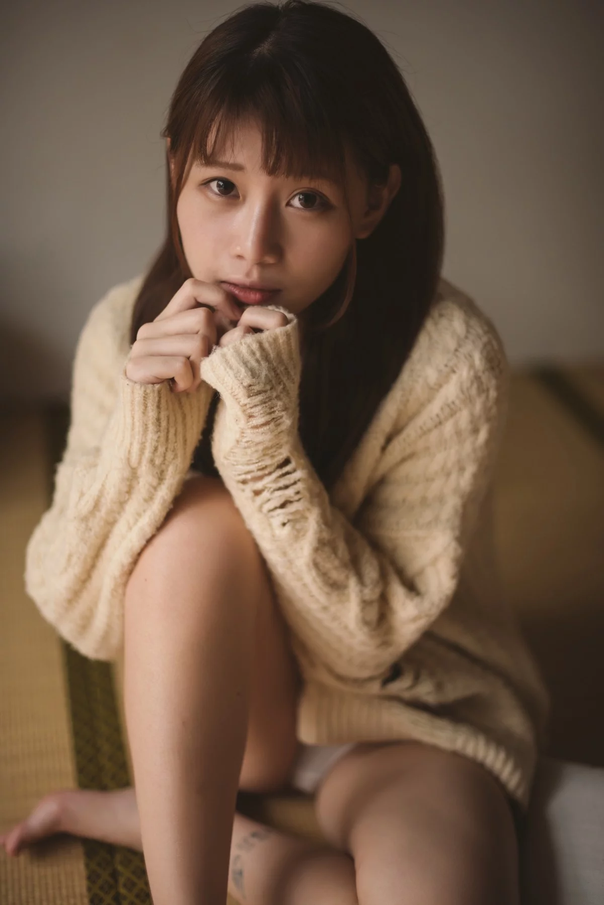 Coser美女凛子酱私房主题白色宽松毛衣配白色内裤+性感死库水秀完美身材写真66P