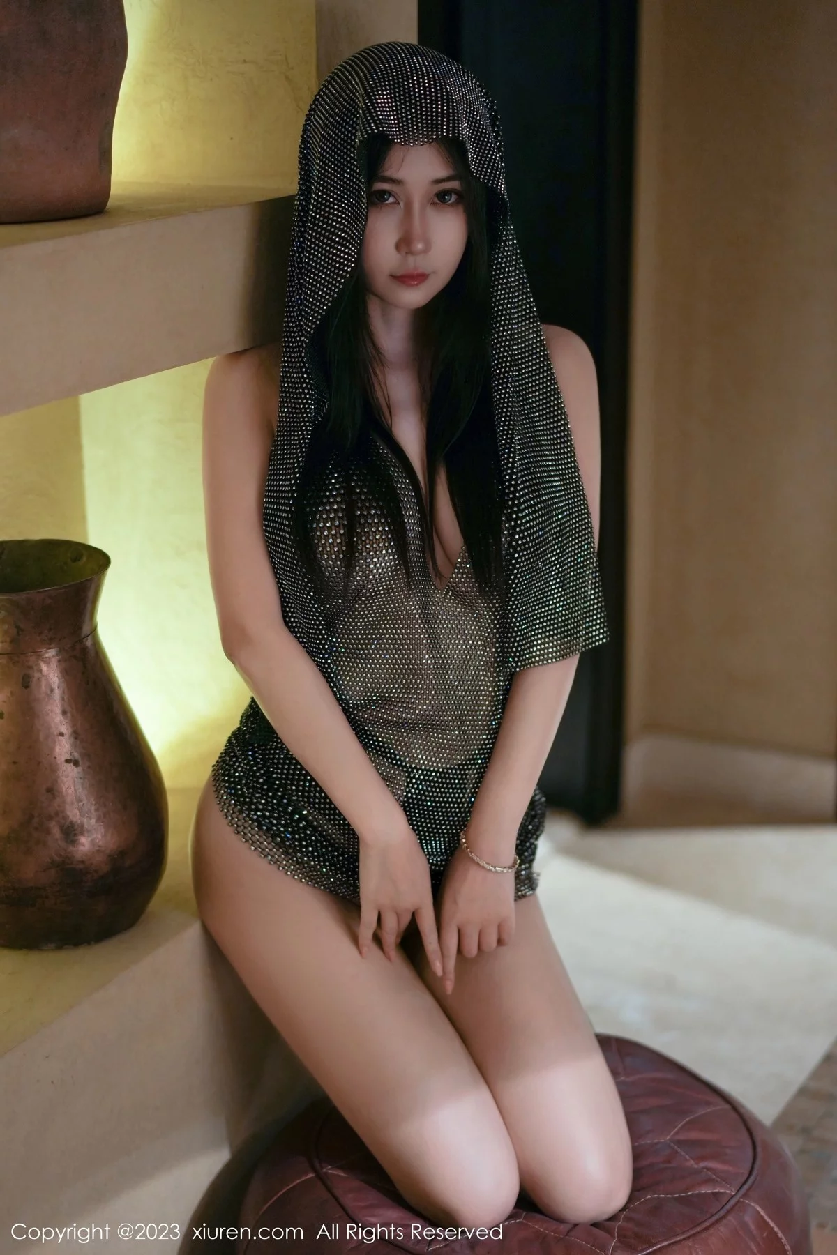 XiuRen第7003期_模特Laura阿姣私房性感墨绿色轻透金缕衣秀完美身材诱惑写真70P