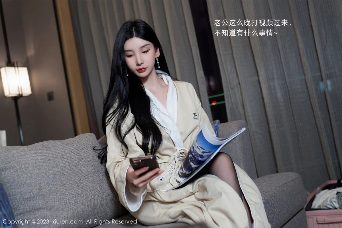 XiuRen第7009期_女神周于希Sally性感墨绿吊带裙配黑丝吊袜秀翘臀美腿诱惑写真102P