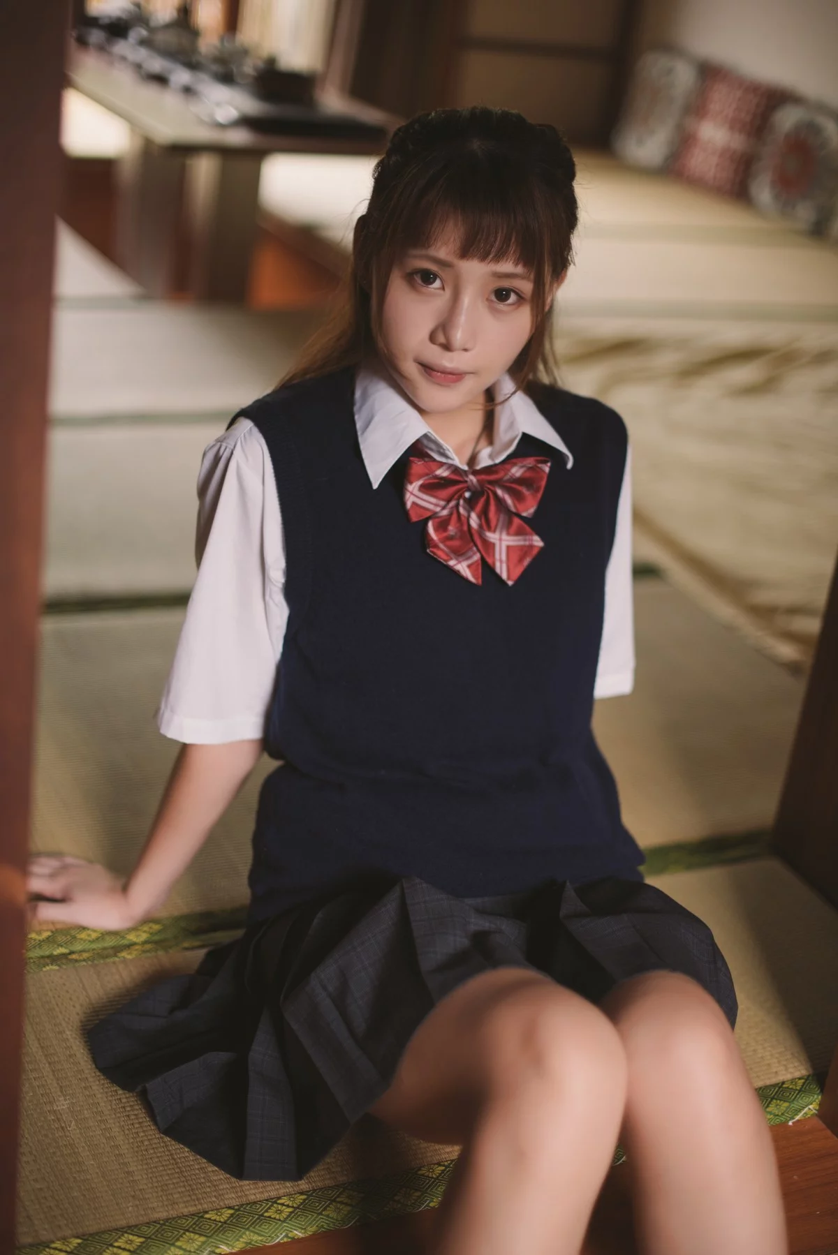 Coser美女凛子酱私房主题白色宽松毛衣配白色内裤+性感死库水秀完美身材写真66P