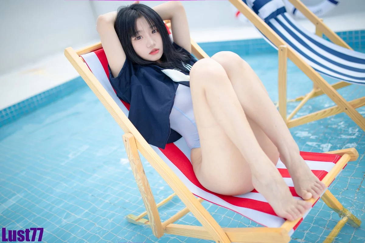 动漫博主柒柒要乖哦清凉夏日主题泳池性感白色比基尼湿身秀完美身材诱惑写真71P