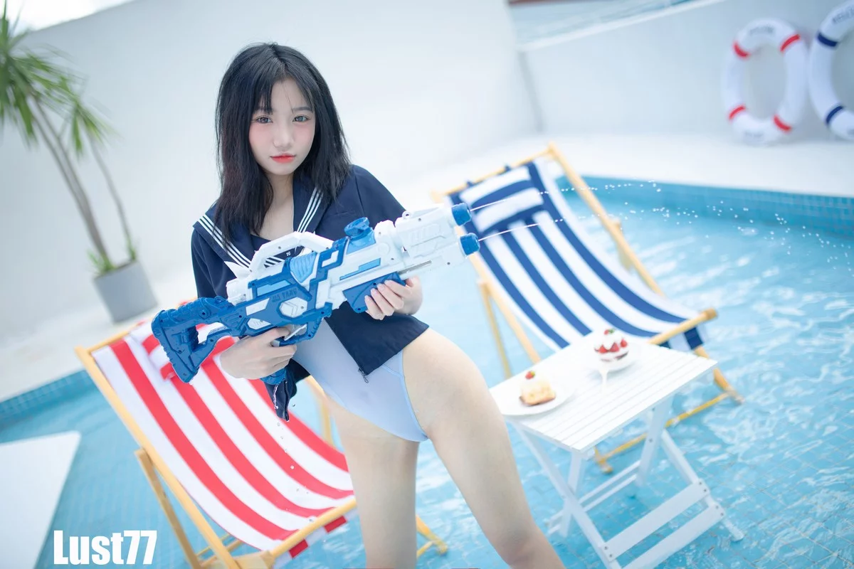 动漫博主柒柒要乖哦清凉夏日主题泳池性感白色比基尼湿身秀完美身材诱惑写真71P