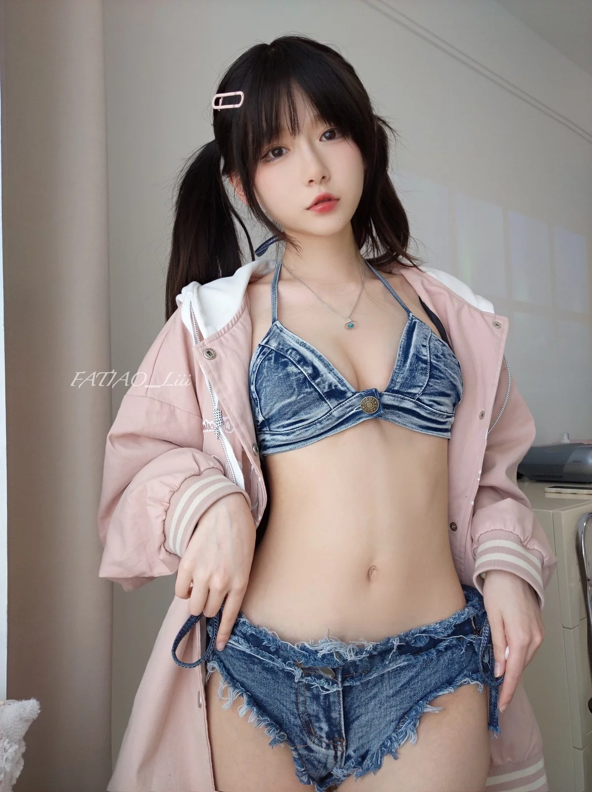 网络美女迷之呆梨04月合集主题性感牛仔服系列+情趣服饰秀完美身材诱惑写真132P