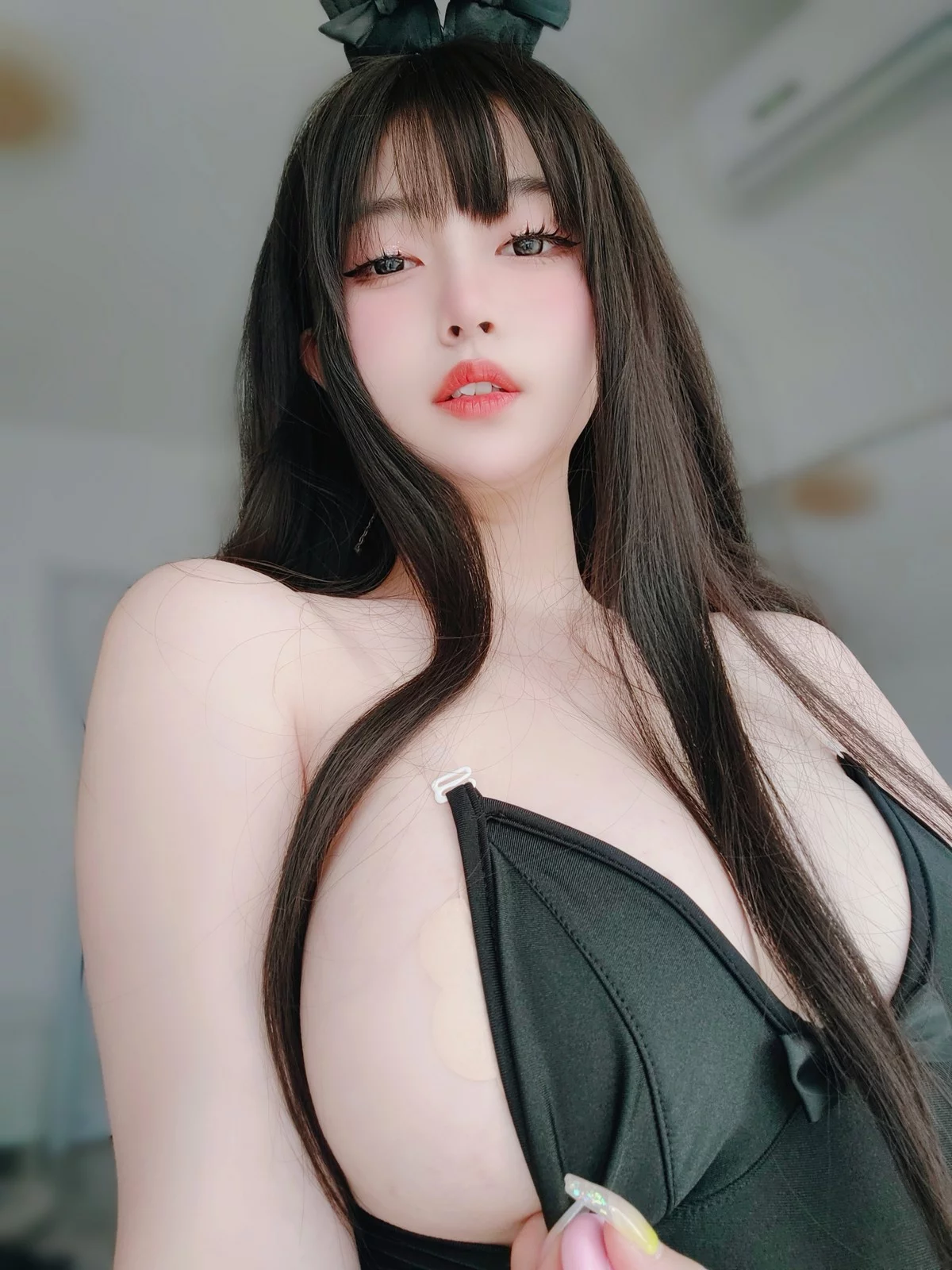 Coser妹子女主K黑丝兔女郎主题性感黑色高叉连体衣配开档黑丝秀翘臀诱惑写真102P