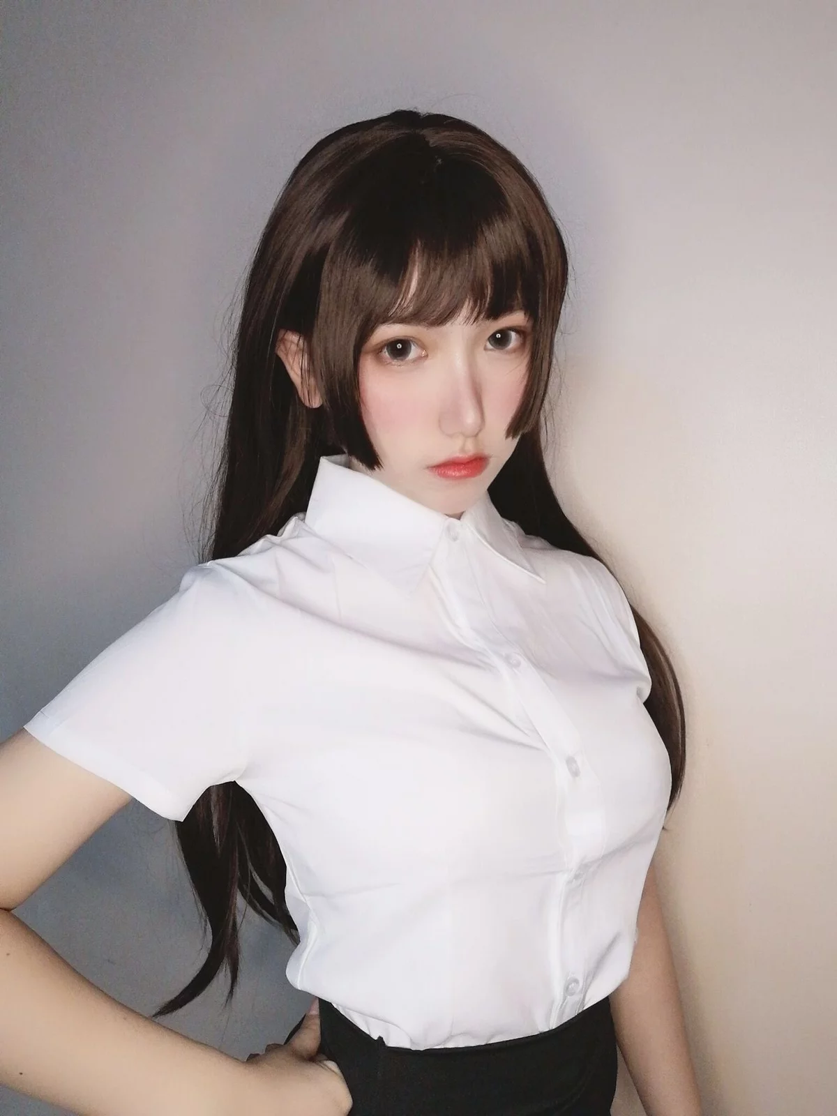 网红美女yuzukitty柚子猫醉酒小秘书主题性感白T配黑短裙露蕾丝内衣诱惑写真52P