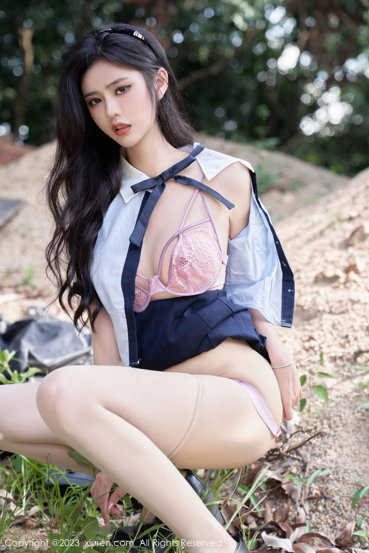 XiuRen第7028期_模特浅浅Danny户外脱性感Jk露粉色蕾丝内衣秀完美身材诱惑写真95P