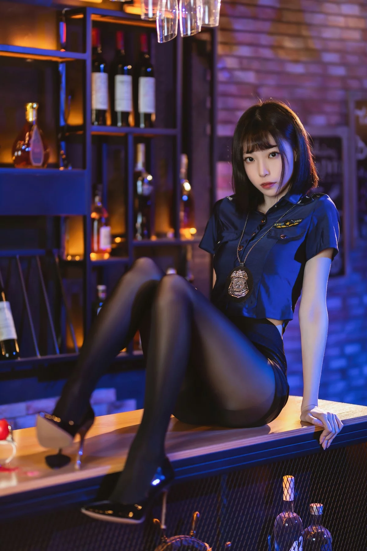 网络美女许岚LAN黑丝女警主题性感女警制服配超薄黑丝秀翘臀美腿诱惑写真60P