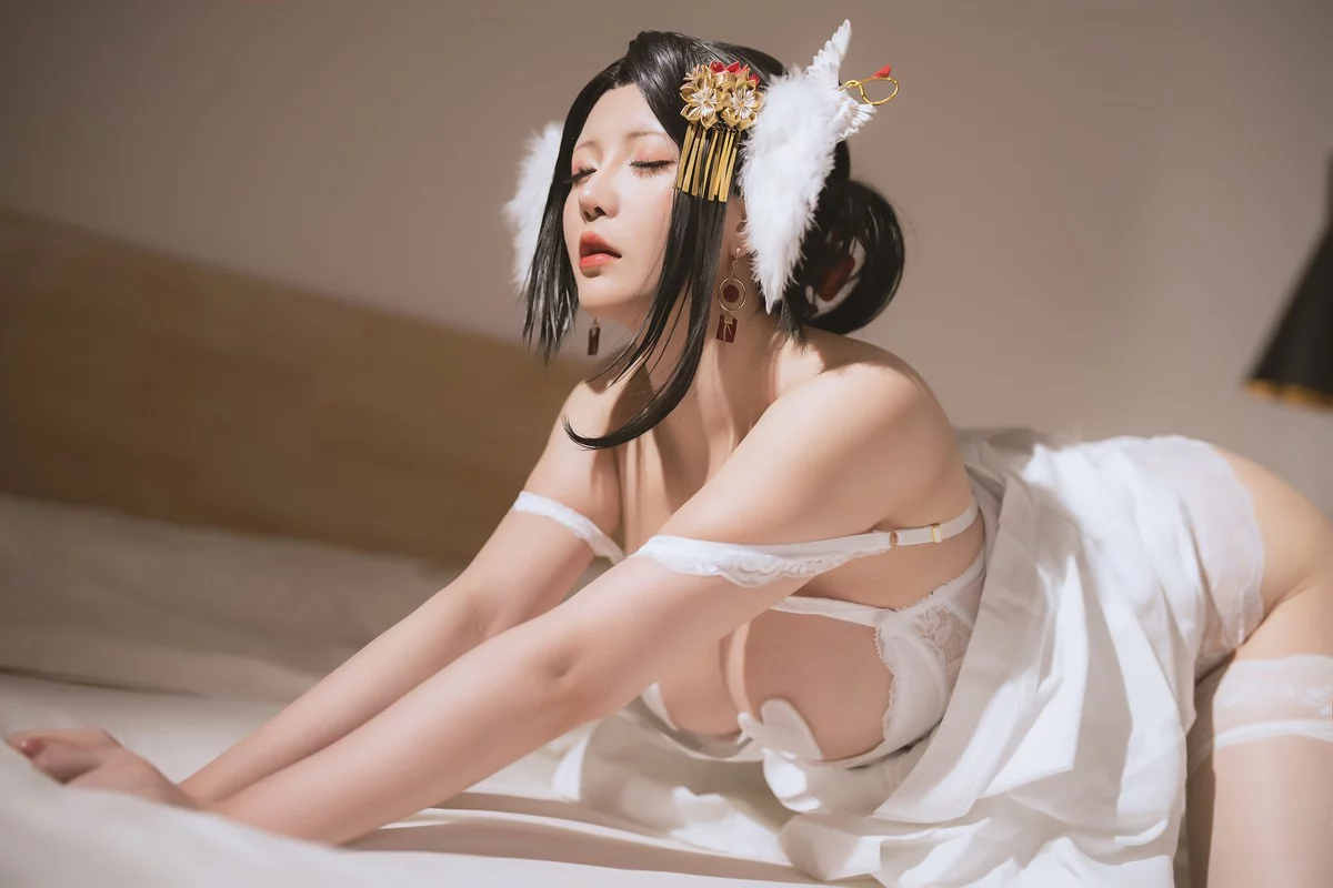 Coser小姐姐星之迟迟四月计划主题私房性感多套服饰秀丰满身材惹火诱惑写真359P