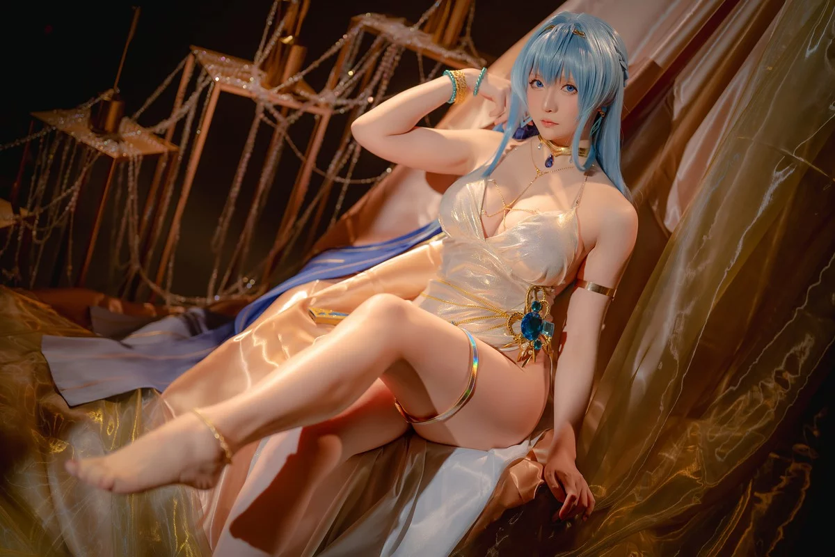 Coser小姐姐星之迟迟四月计划主题私房性感多套服饰秀丰满身材惹火诱惑写真359P