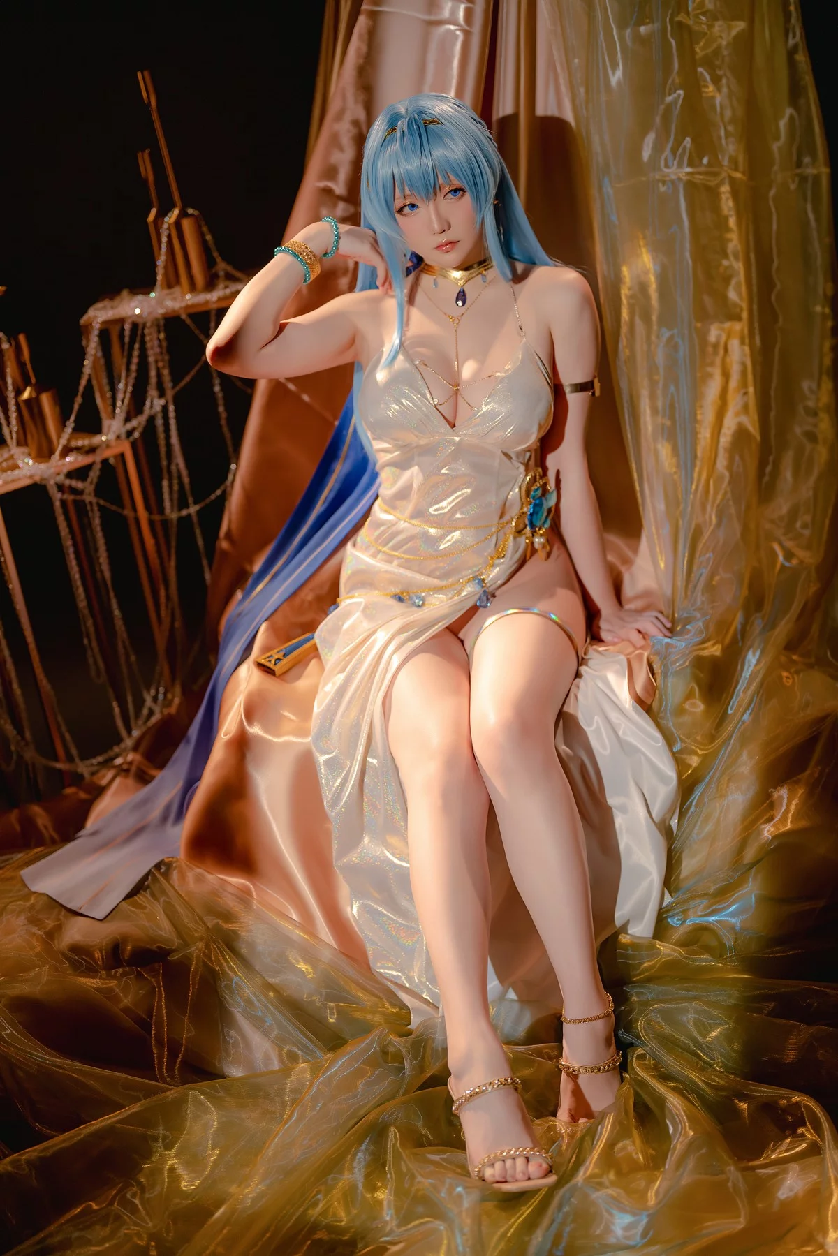 Coser小姐姐星之迟迟四月计划主题私房性感多套服饰秀丰满身材惹火诱惑写真359P