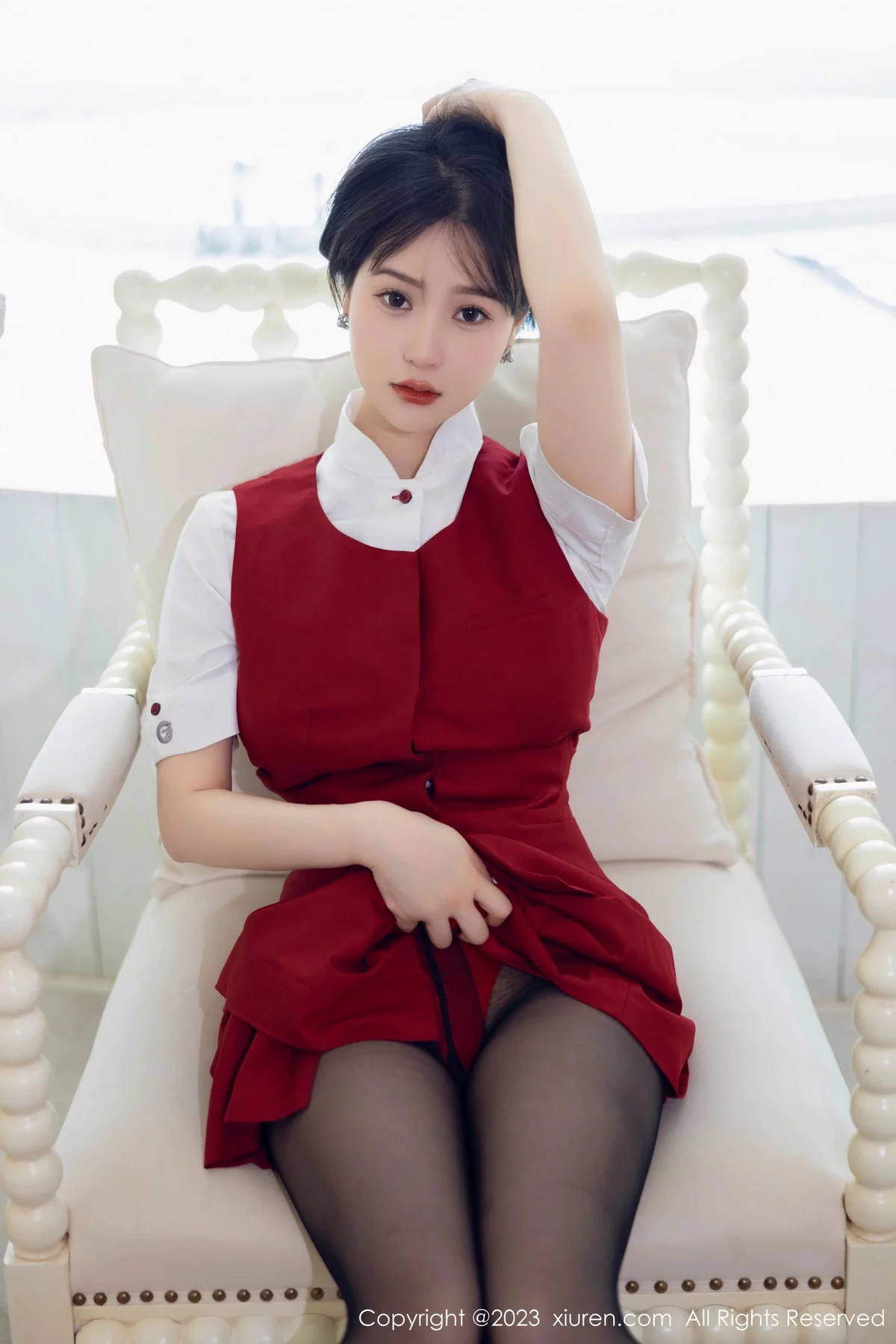 XiuRen第7037期_模特柚琪Rich私房半脱露红色内衣配黑丝袜秀翘臀美腿诱惑写真92P
