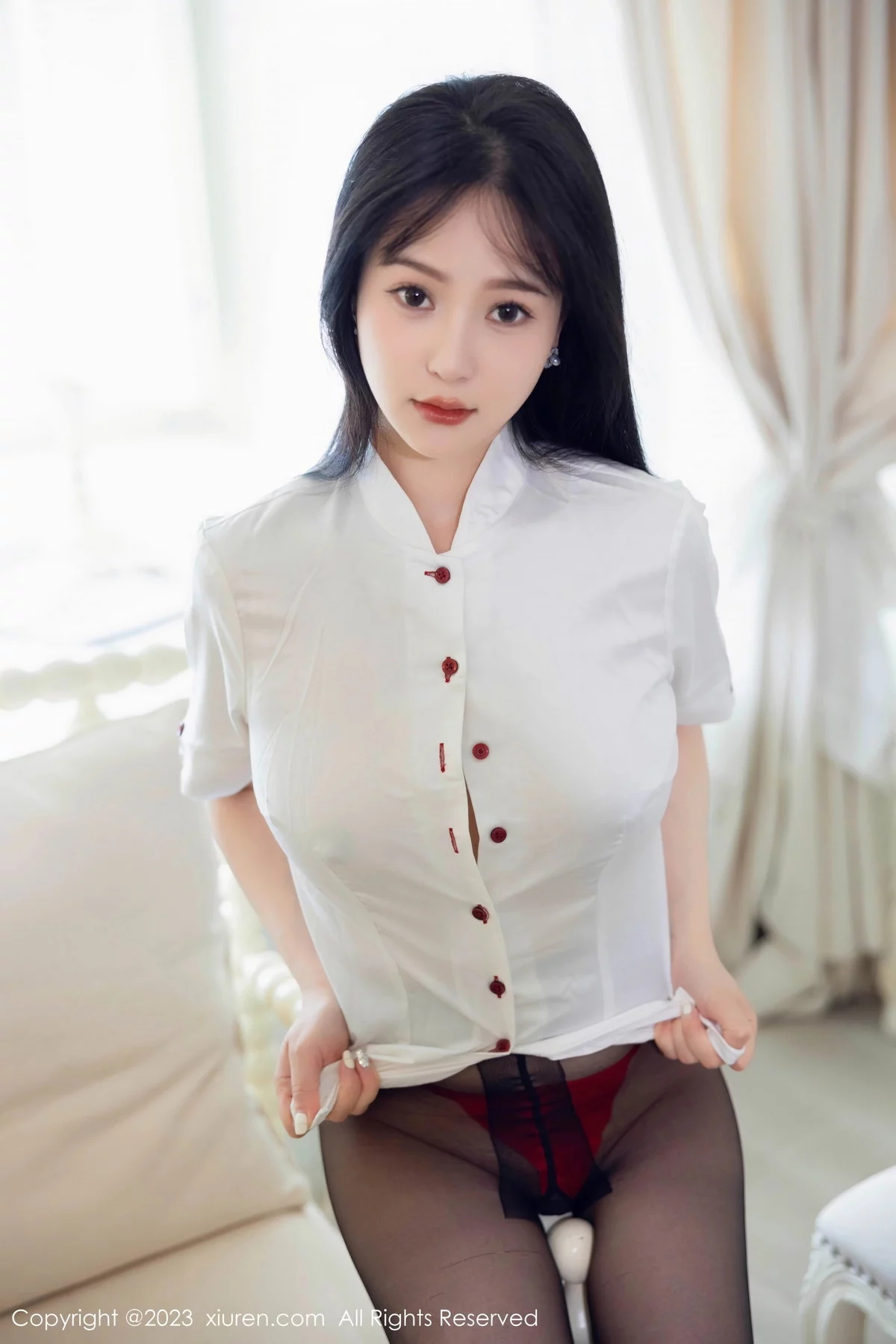 XiuRen第7037期_模特柚琪Rich私房半脱露红色内衣配黑丝袜秀翘臀美腿诱惑写真92P