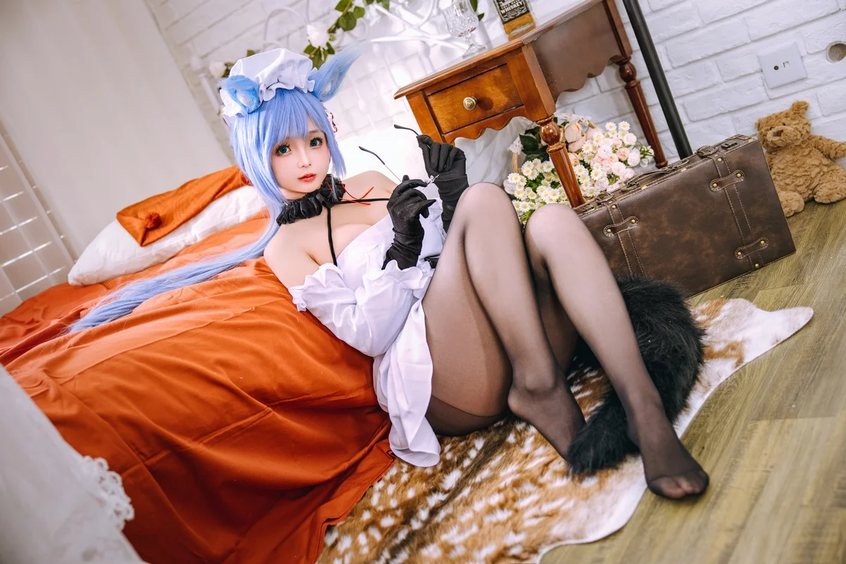 Cosplay美女日奈娇神通Cos主题性感女仆装配超薄黑丝半脱秀丰满身材诱惑写真95P