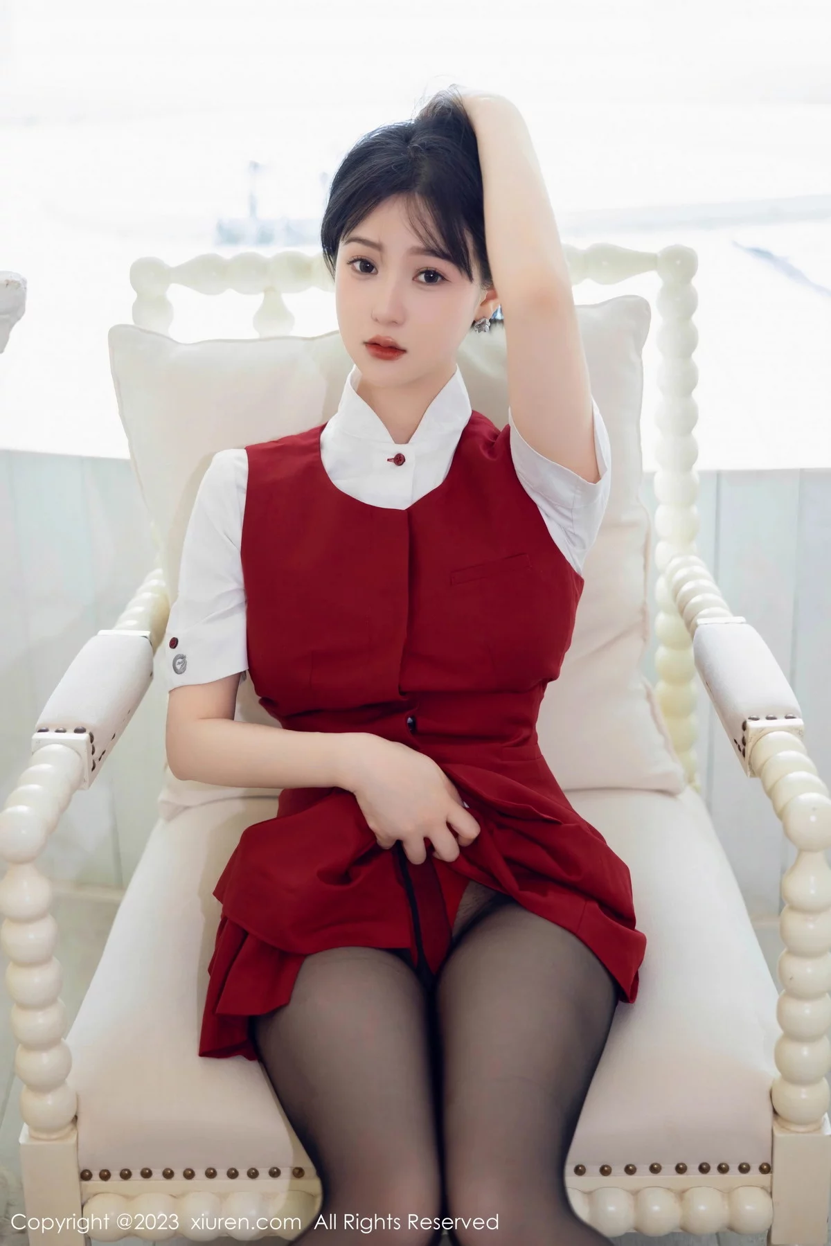 XiuRen第7037期_模特柚琪Rich私房半脱露红色内衣配黑丝袜秀翘臀美腿诱惑写真92P