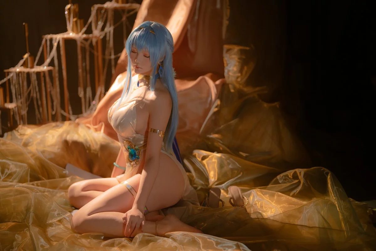 Coser小姐姐星之迟迟四月计划主题私房性感多套服饰秀丰满身材惹火诱惑写真359P