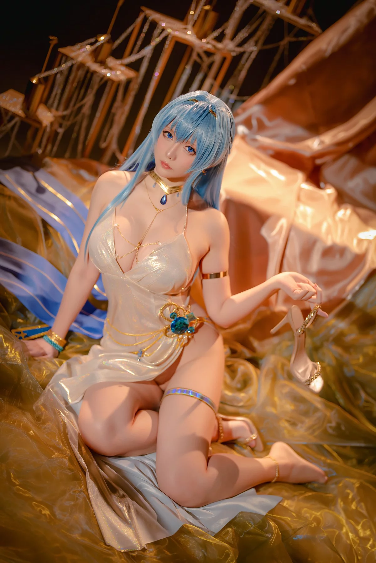 Coser小姐姐星之迟迟四月计划主题私房性感多套服饰秀丰满身材惹火诱惑写真359P