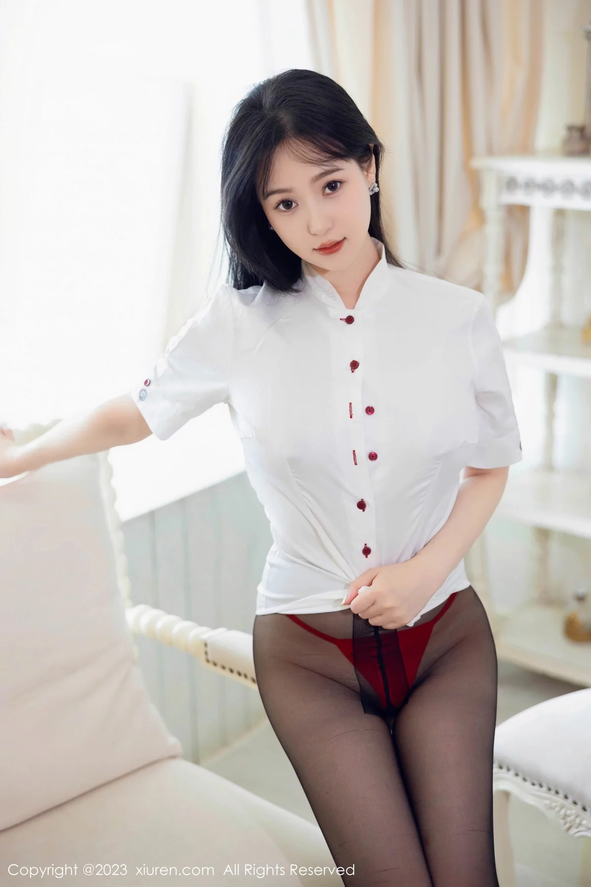 XiuRen第7037期_模特柚琪Rich私房半脱露红色内衣配黑丝袜秀翘臀美腿诱惑写真92P