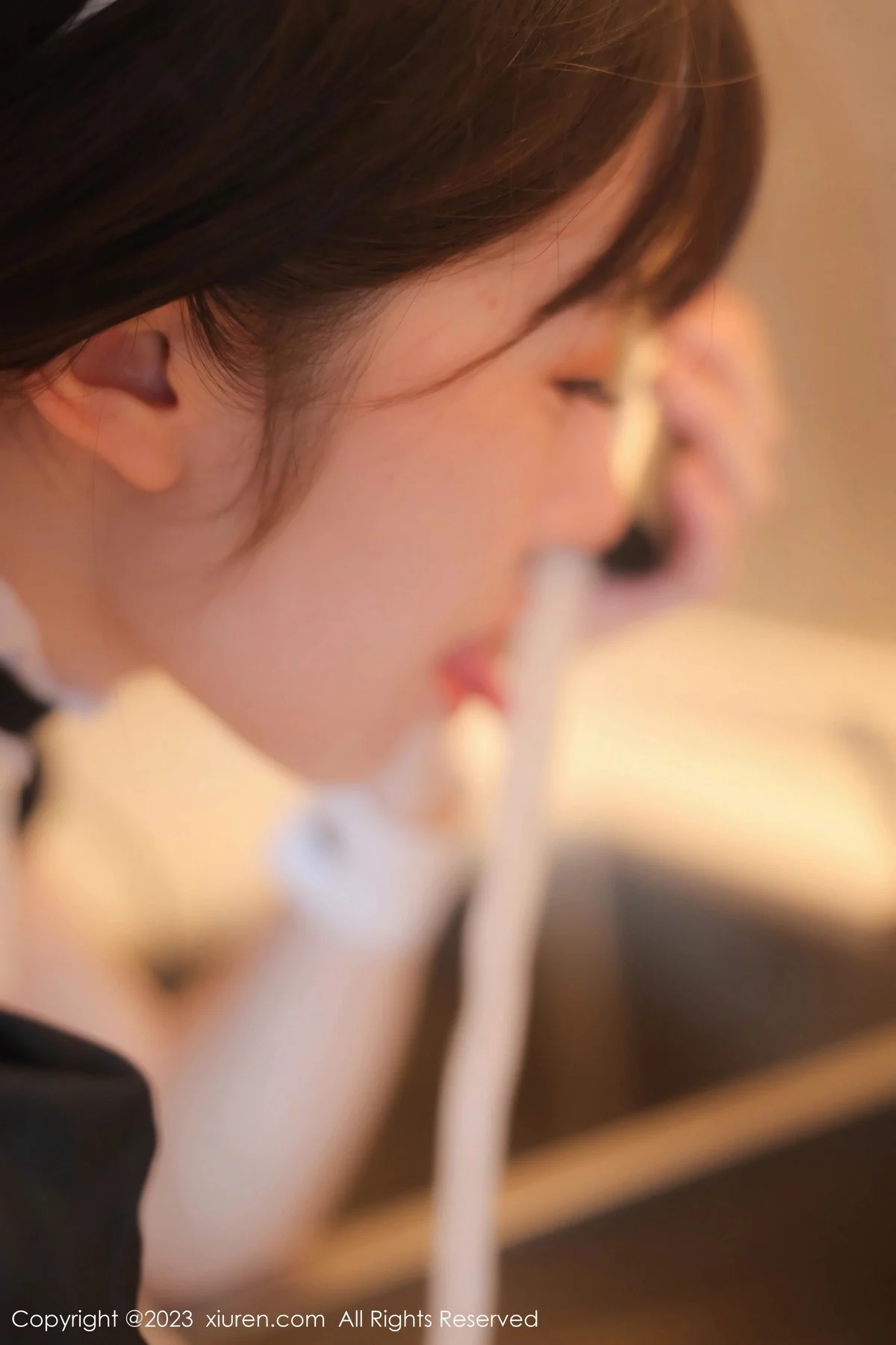 XiuRen第7034期_模特林悠悠性感黑色女仆服饰配黑色网格袜秀曼妙身姿诱惑写真84P