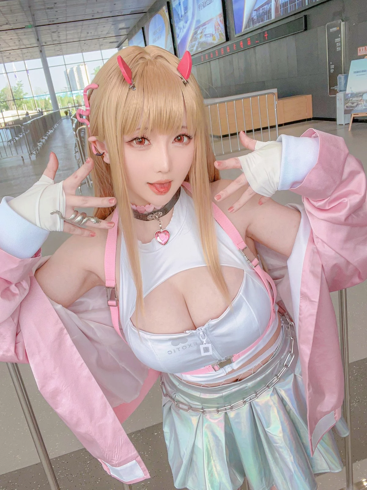 Coser小姐姐星之迟迟四月计划主题私房性感多套服饰秀丰满身材惹火诱惑写真359P