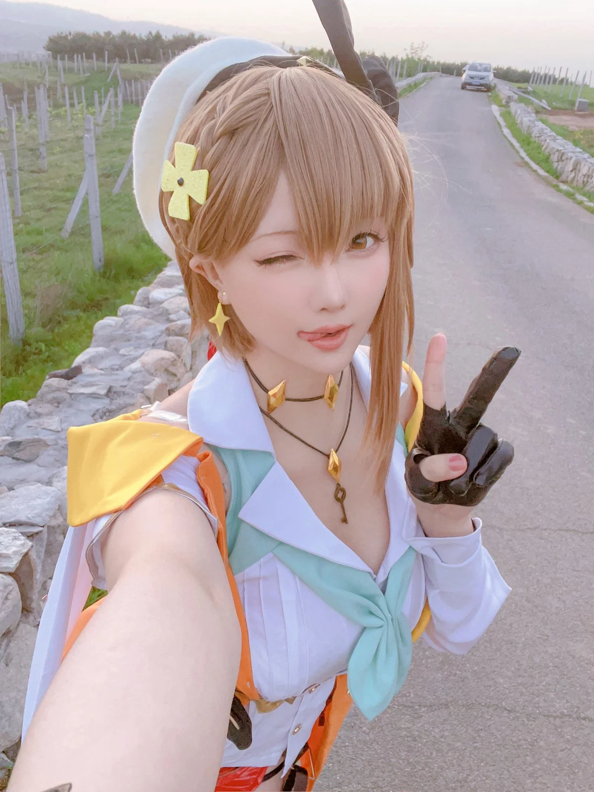 Coser小姐姐星之迟迟四月计划主题私房性感多套服饰秀丰满身材惹火诱惑写真359P