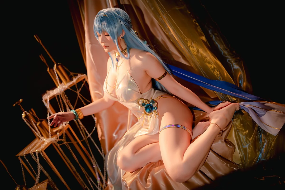 Coser小姐姐星之迟迟四月计划主题私房性感多套服饰秀丰满身材惹火诱惑写真359P