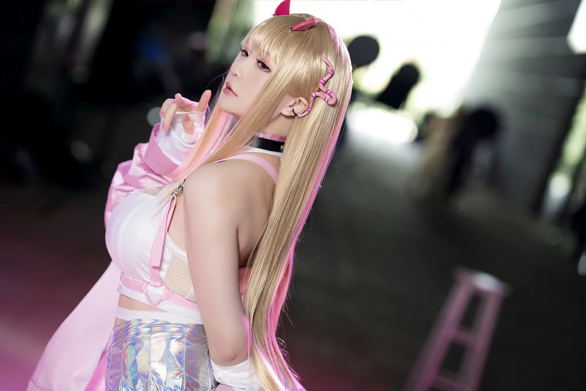 Coser小姐姐星之迟迟四月计划主题私房性感多套服饰秀丰满身材惹火诱惑写真359P