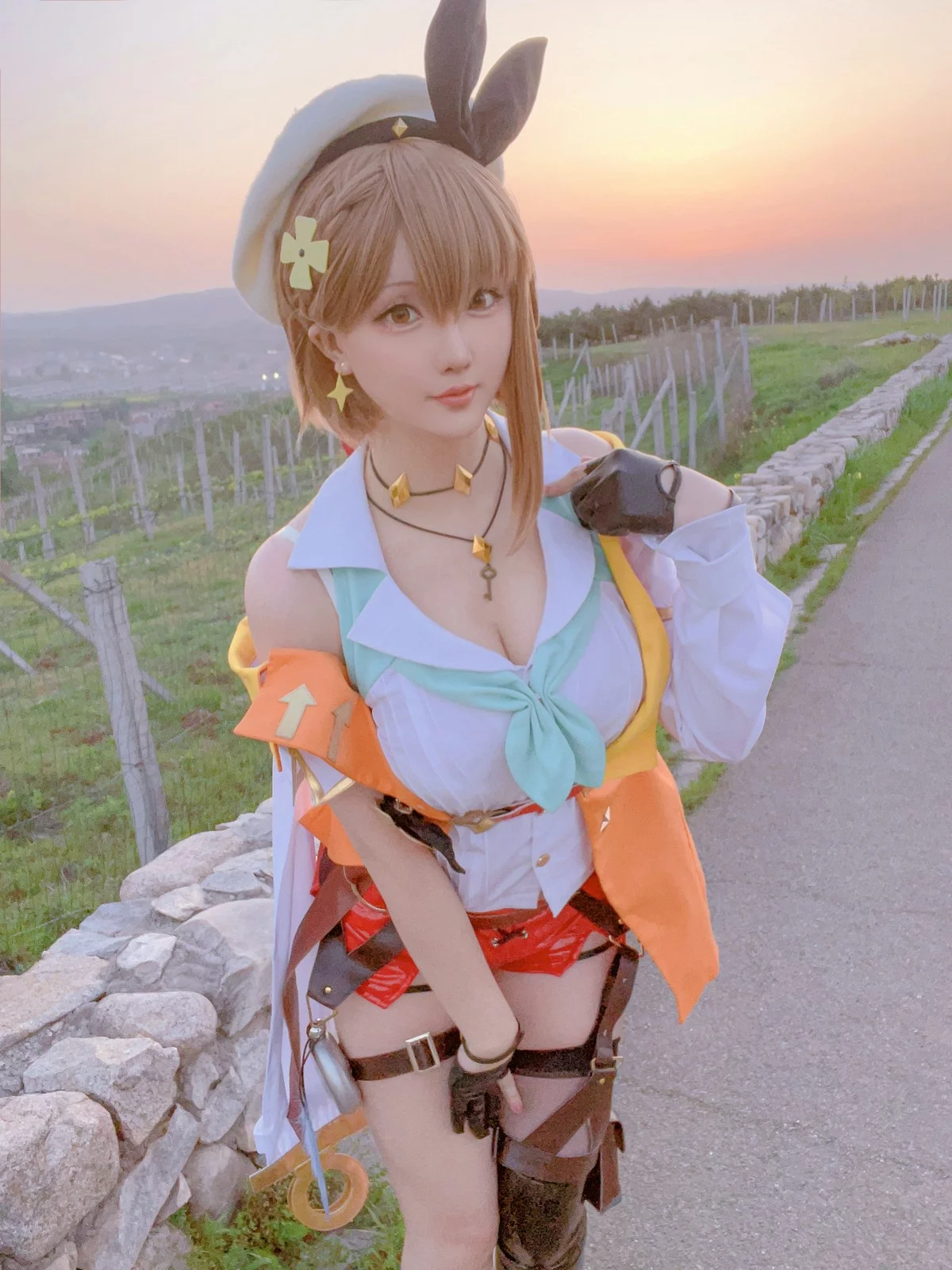 Coser小姐姐星之迟迟四月计划主题私房性感多套服饰秀丰满身材惹火诱惑写真359P
