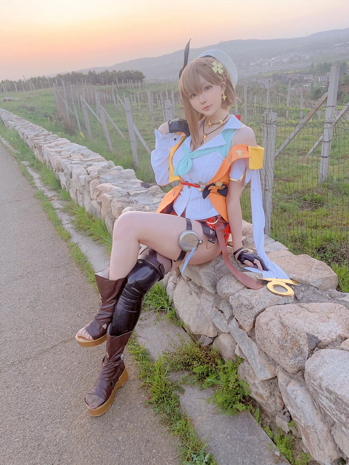 Coser小姐姐星之迟迟四月计划主题私房性感多套服饰秀丰满身材惹火诱惑写真359P