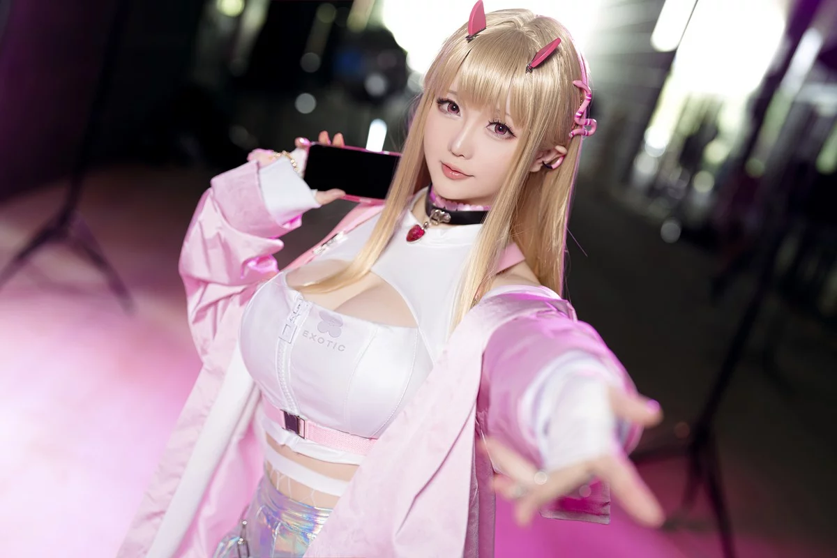 Coser小姐姐星之迟迟四月计划主题私房性感多套服饰秀丰满身材惹火诱惑写真359P
