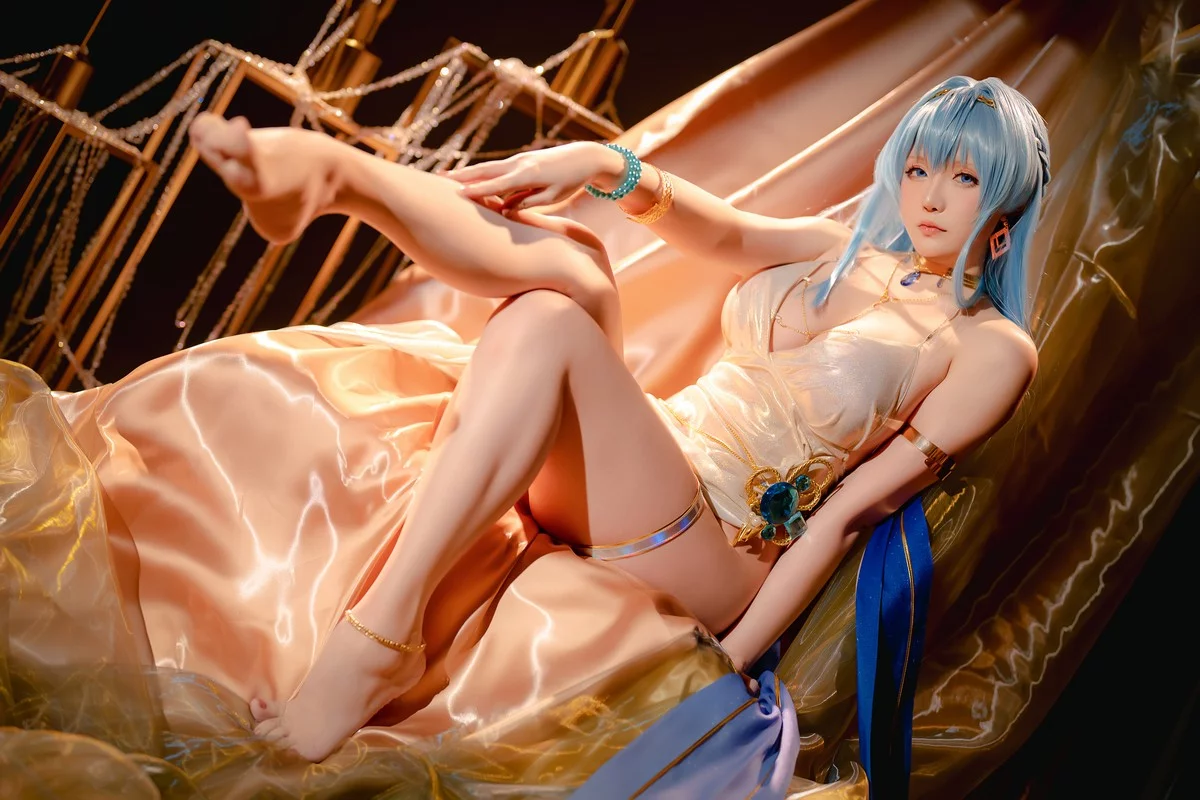 Coser小姐姐星之迟迟四月计划主题私房性感多套服饰秀丰满身材惹火诱惑写真359P