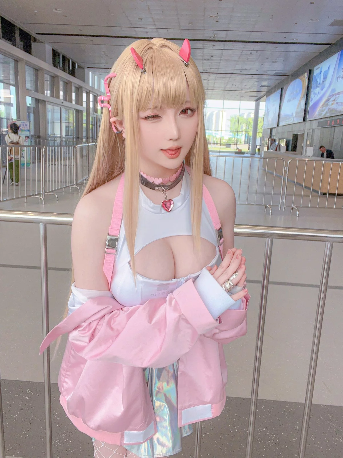Coser小姐姐星之迟迟四月计划主题私房性感多套服饰秀丰满身材惹火诱惑写真359P