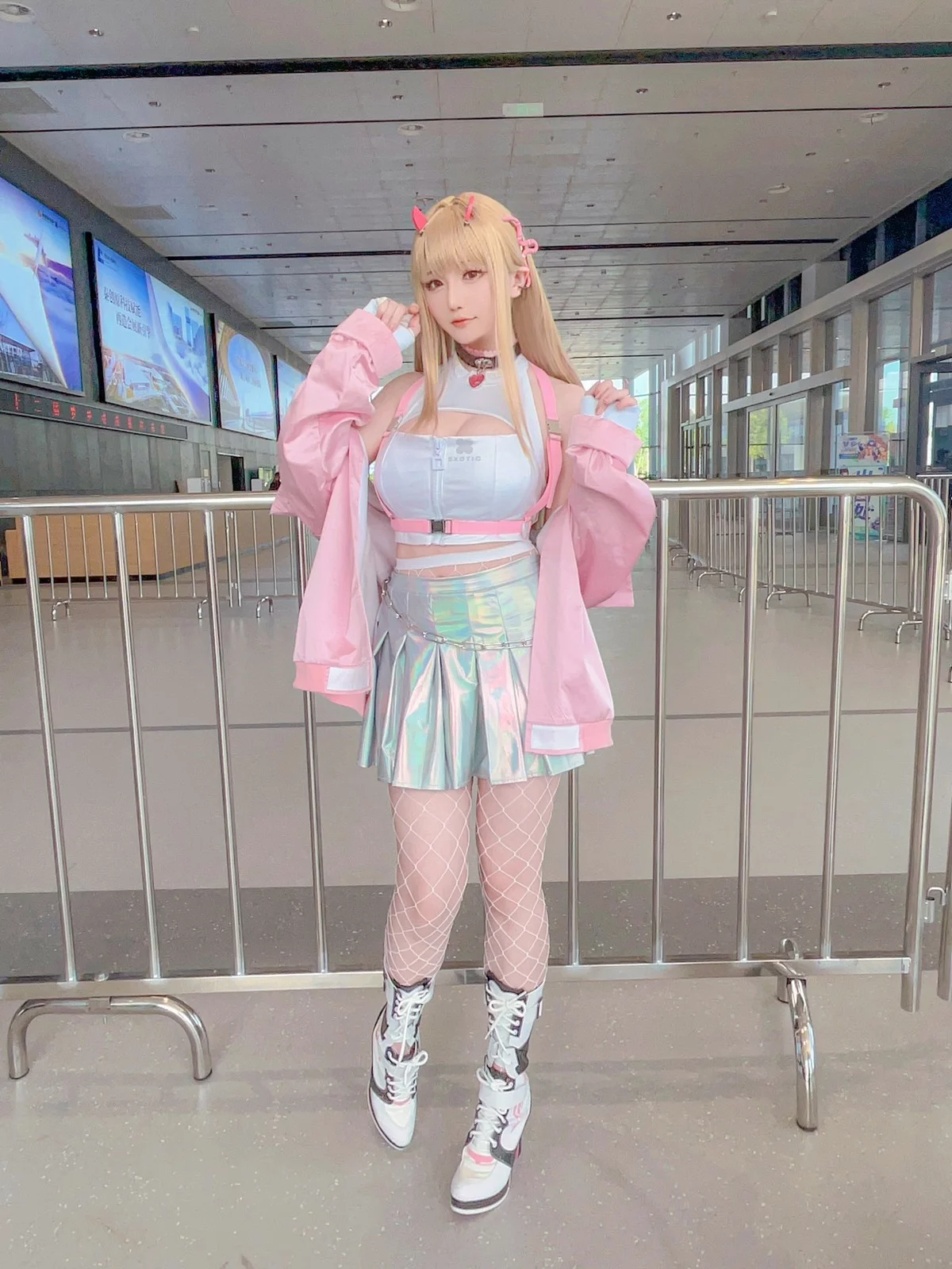 Coser小姐姐星之迟迟四月计划主题私房性感多套服饰秀丰满身材惹火诱惑写真359P