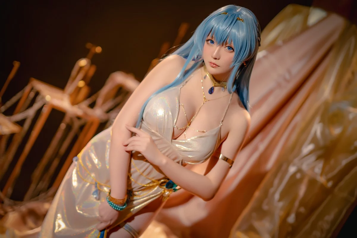 Coser小姐姐星之迟迟四月计划主题私房性感多套服饰秀丰满身材惹火诱惑写真359P