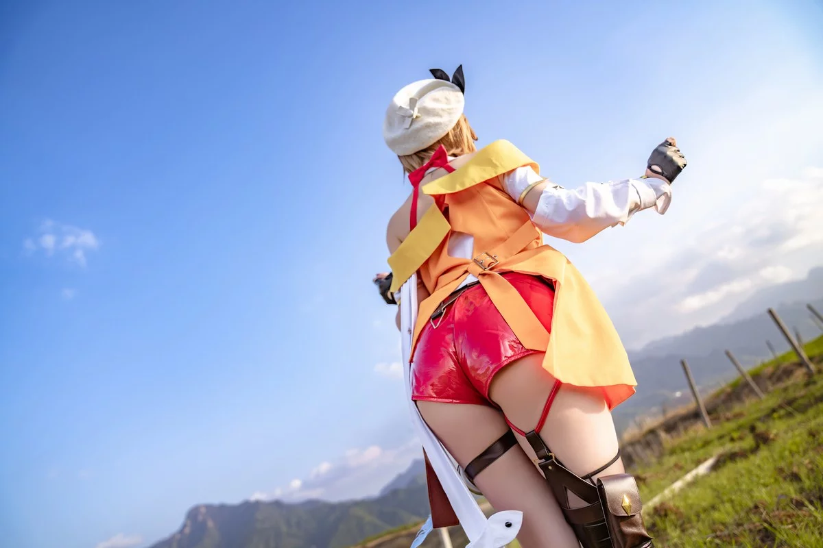 Coser小姐姐星之迟迟四月计划主题私房性感多套服饰秀丰满身材惹火诱惑写真359P
