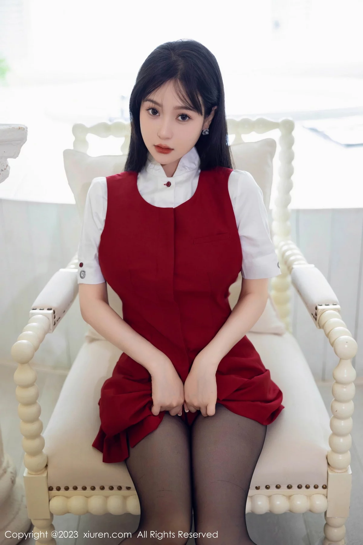 XiuRen第7037期_模特柚琪Rich私房半脱露红色内衣配黑丝袜秀翘臀美腿诱惑写真92P