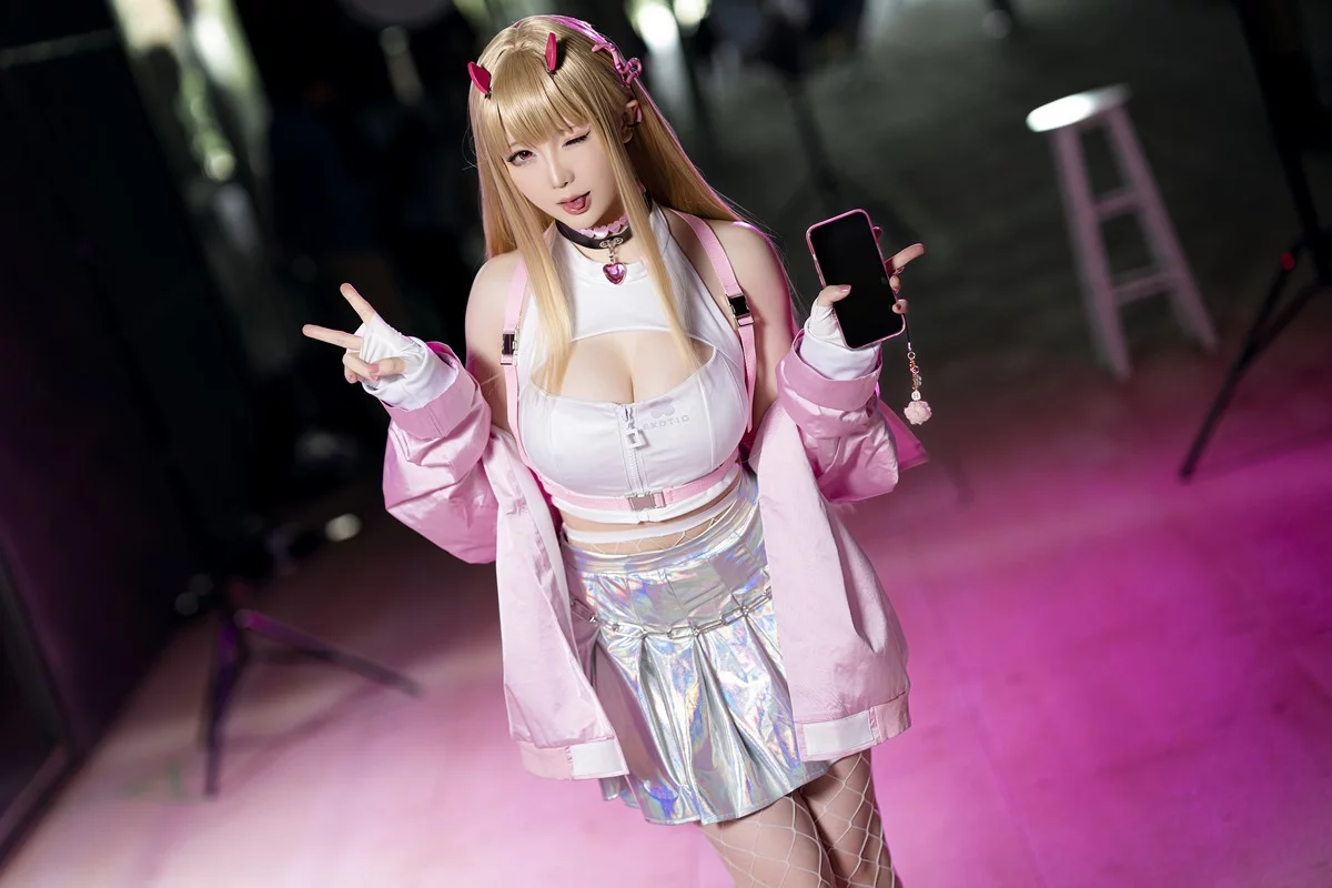 Coser小姐姐星之迟迟四月计划主题私房性感多套服饰秀丰满身材惹火诱惑写真359P