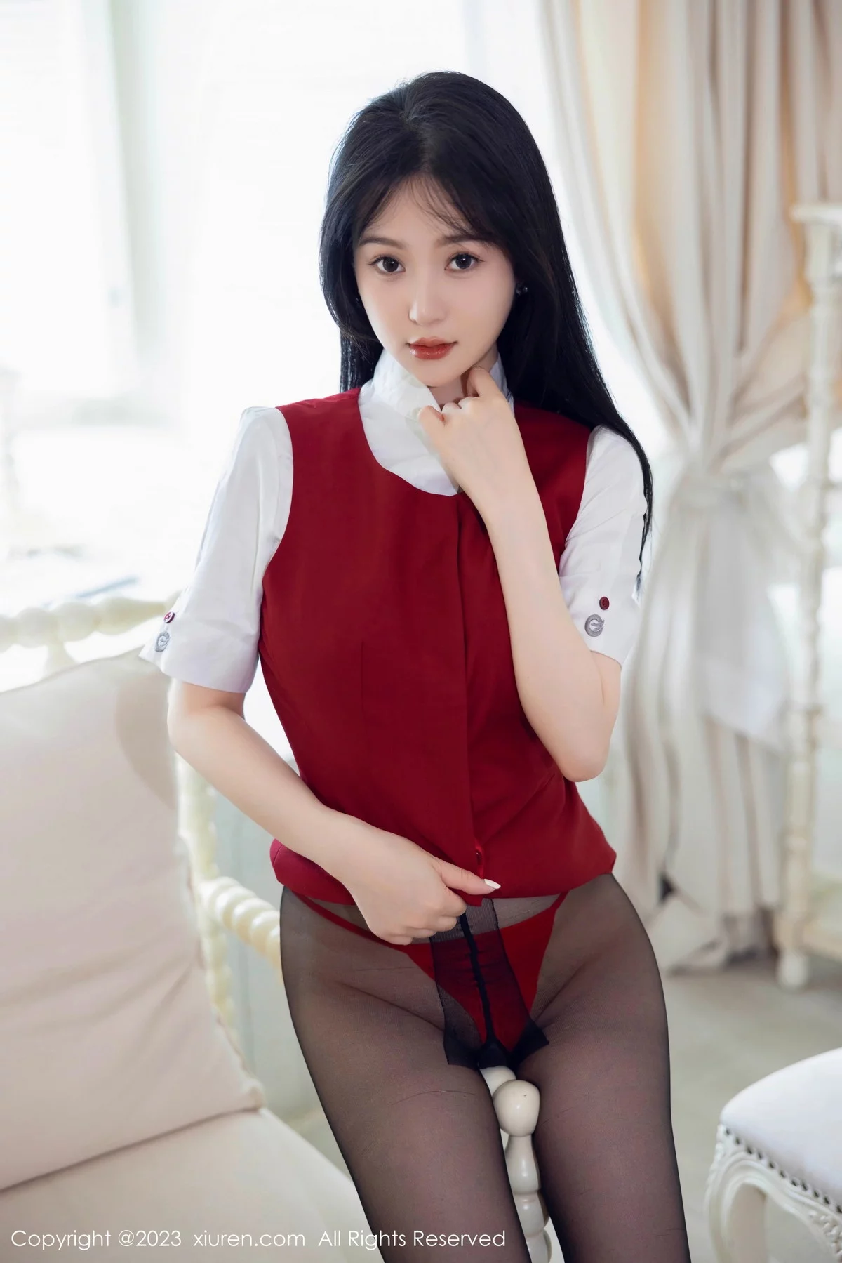 XiuRen第7037期_模特柚琪Rich私房半脱露红色内衣配黑丝袜秀翘臀美腿诱惑写真92P