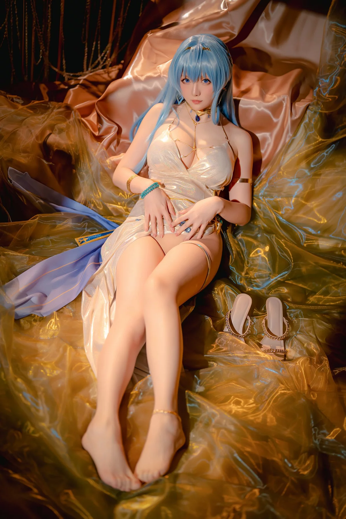Coser小姐姐星之迟迟四月计划主题私房性感多套服饰秀丰满身材惹火诱惑写真359P